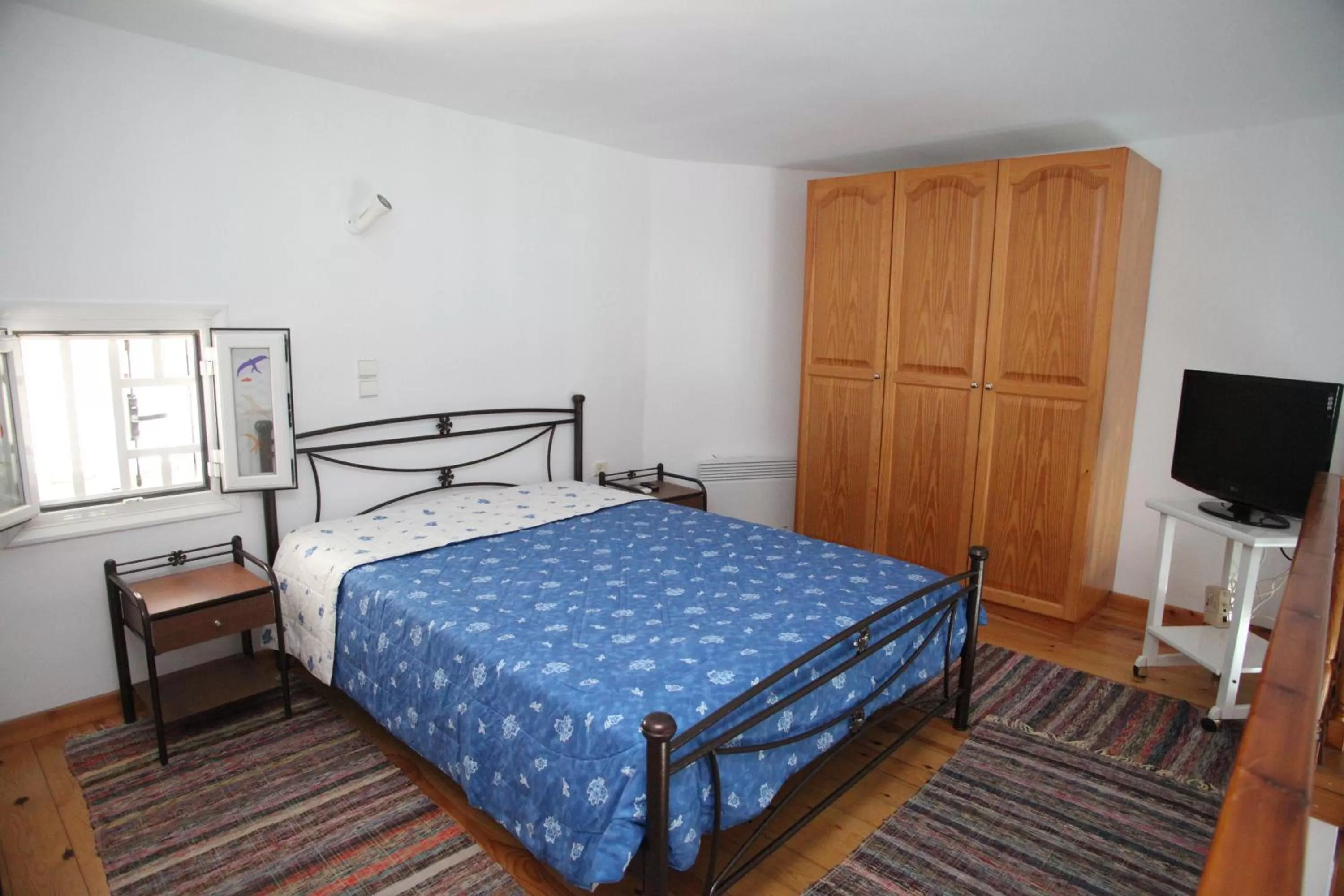 Bedroom, Bed in Afroditi Syros