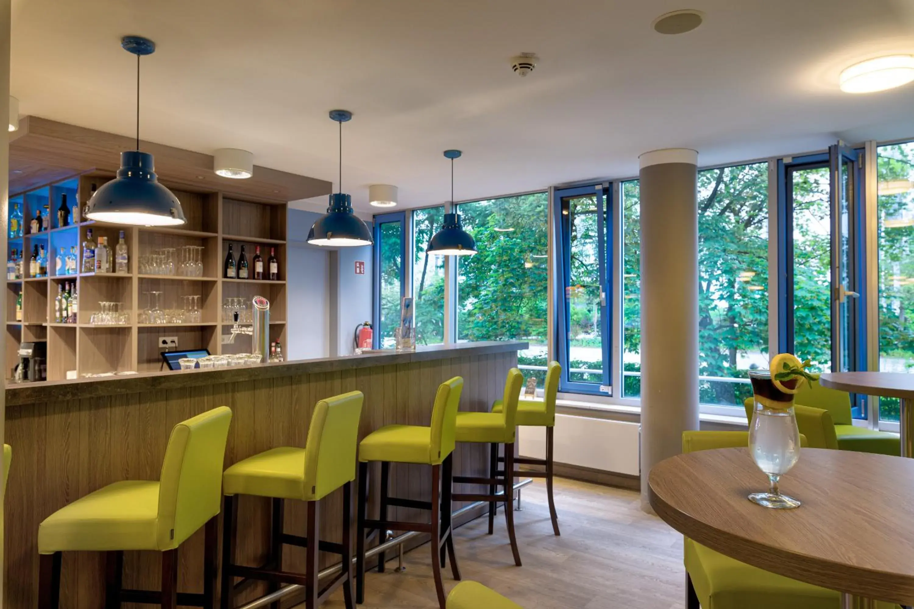 Lounge or bar in Tulip Inn München Messe Lounge or bar in Tulip Inn München Messe