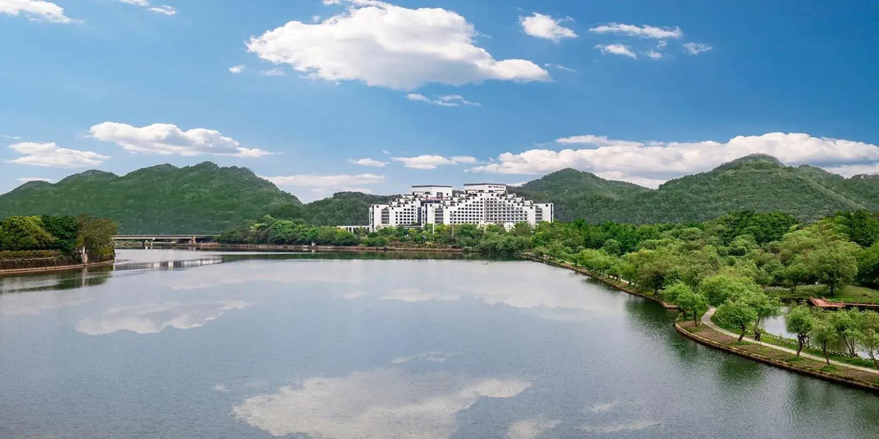 Property building in Crowne Plaza Huangshan Yucheng, an IHG Hotel