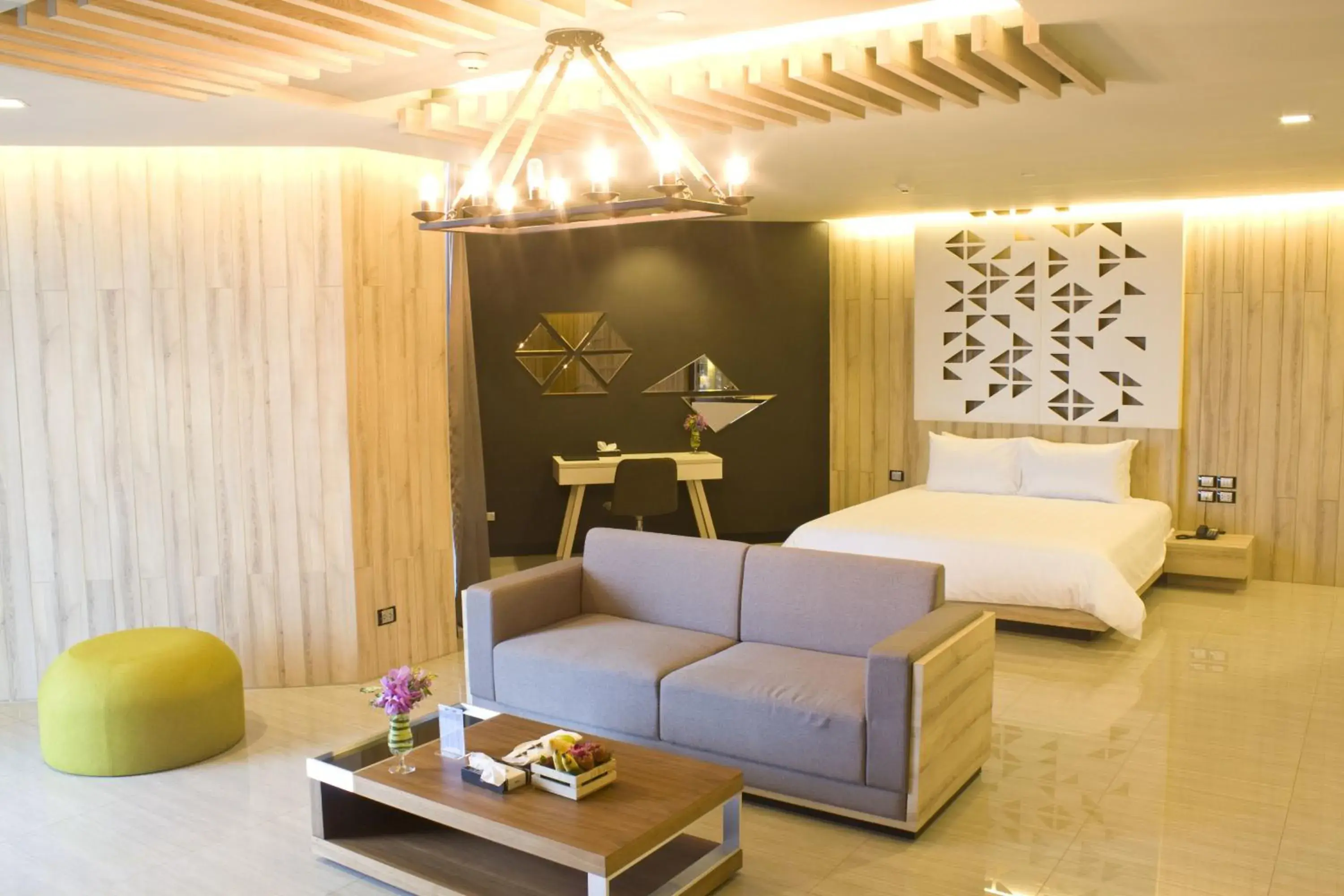 Photo of the whole room, Bed in Tsix5 Phenomenal Hotel Pattaya
