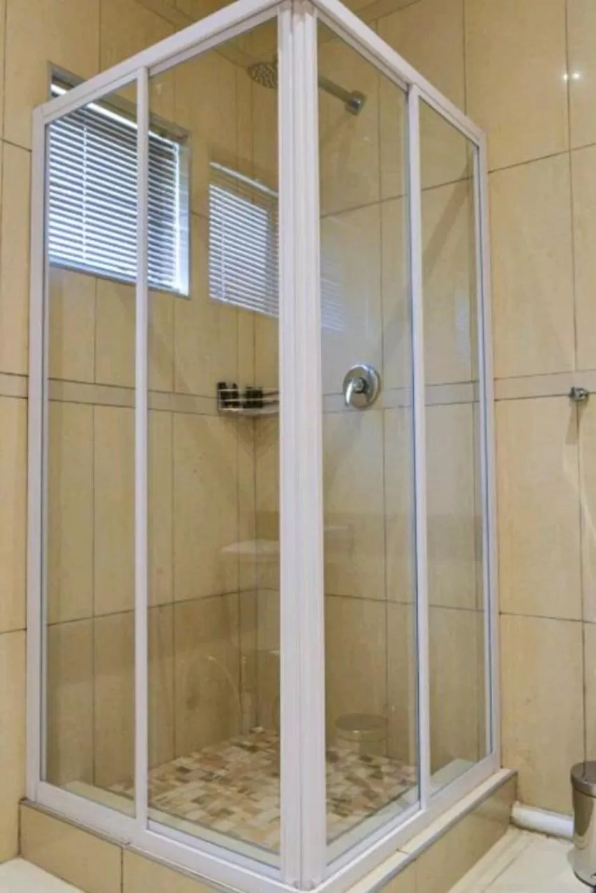 Bathroom in Hotel Artist