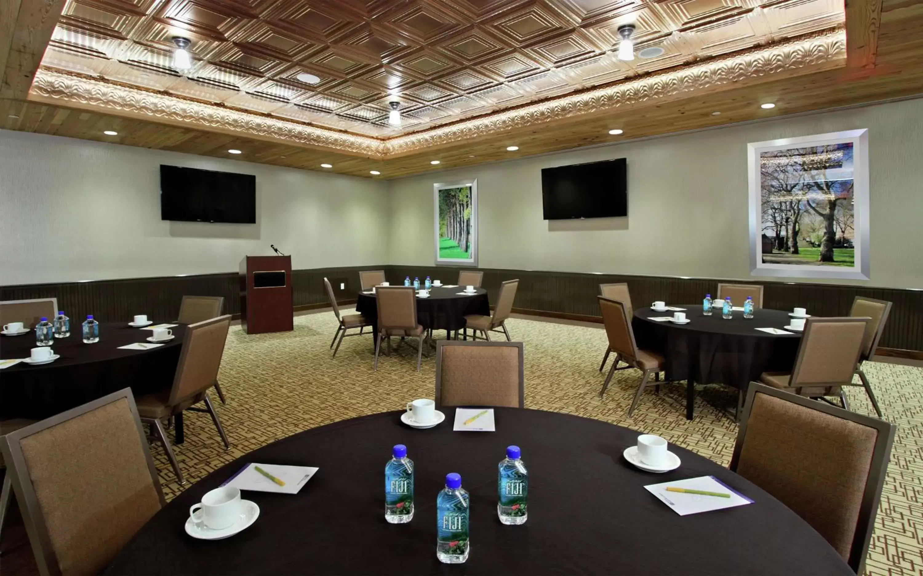 Meeting/conference room, Restaurant/Places to Eat in Hilton Garden Inn New York/Midtown Park Avenue