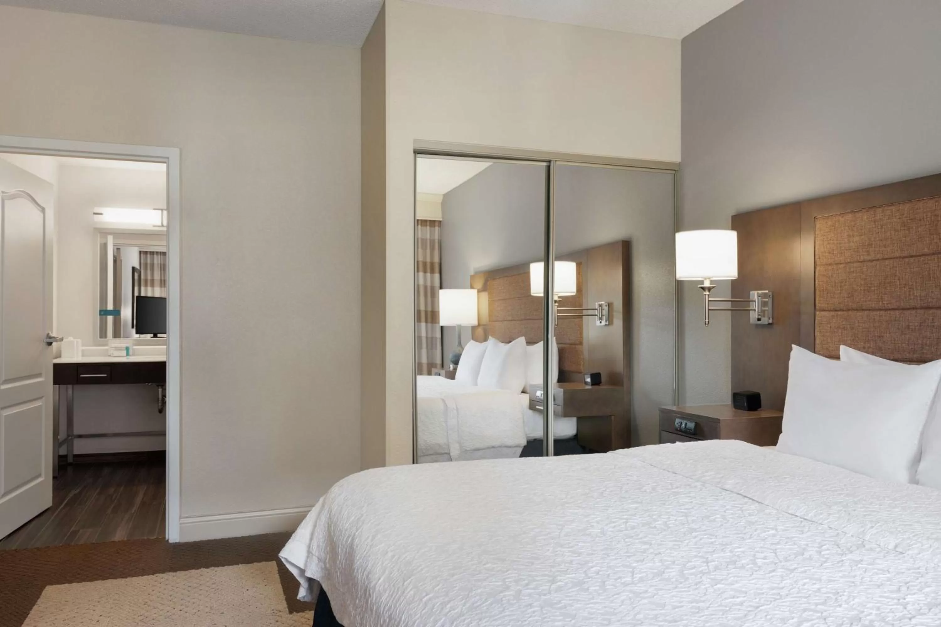 Bed in Hampton Inn & Suites Montgomery-EastChase