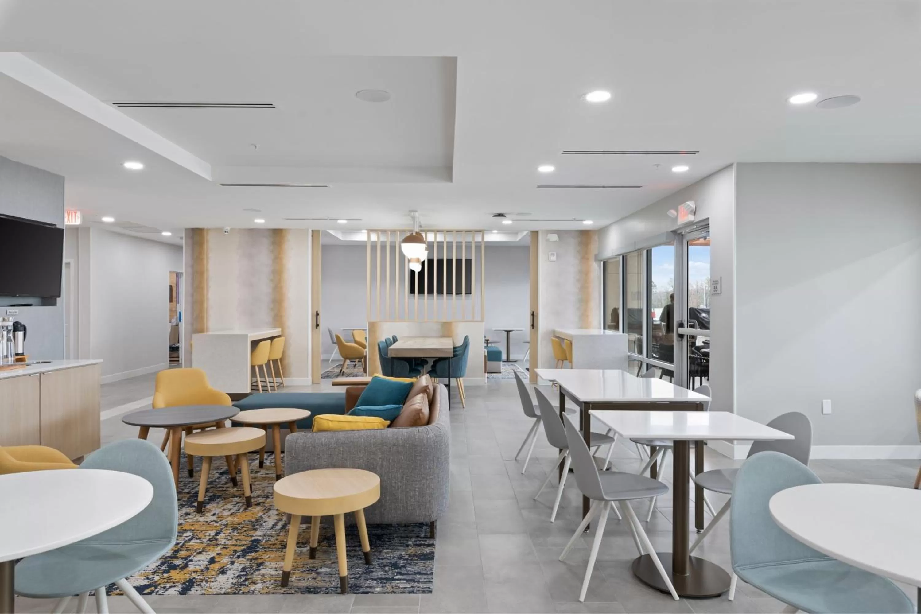 Restaurant/places to eat in TownePlace Suites by Marriott White Hall