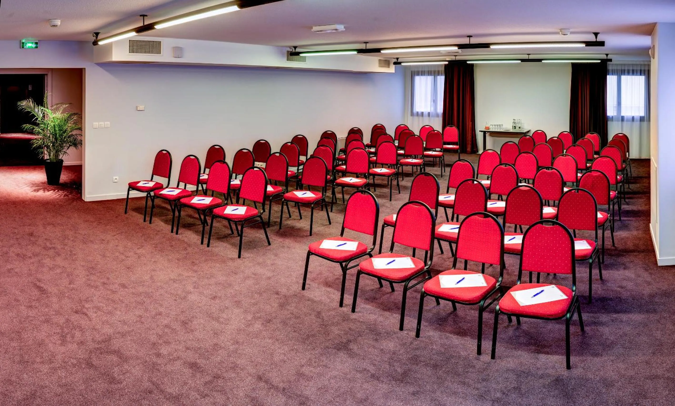 Business facilities in Best Western Plus Hôtel & Spa de Chassieu