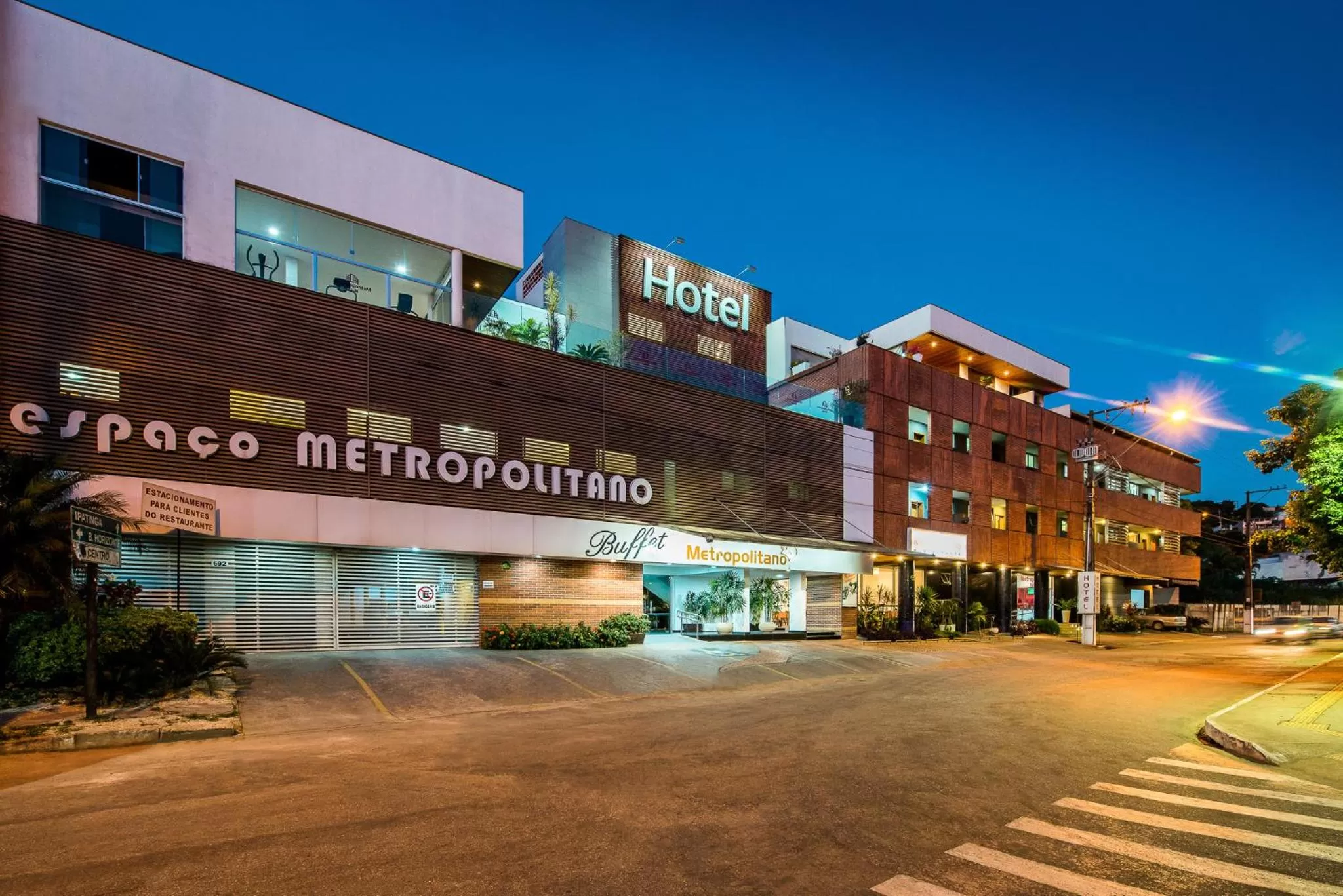 Property building in Hotel Metropolitano