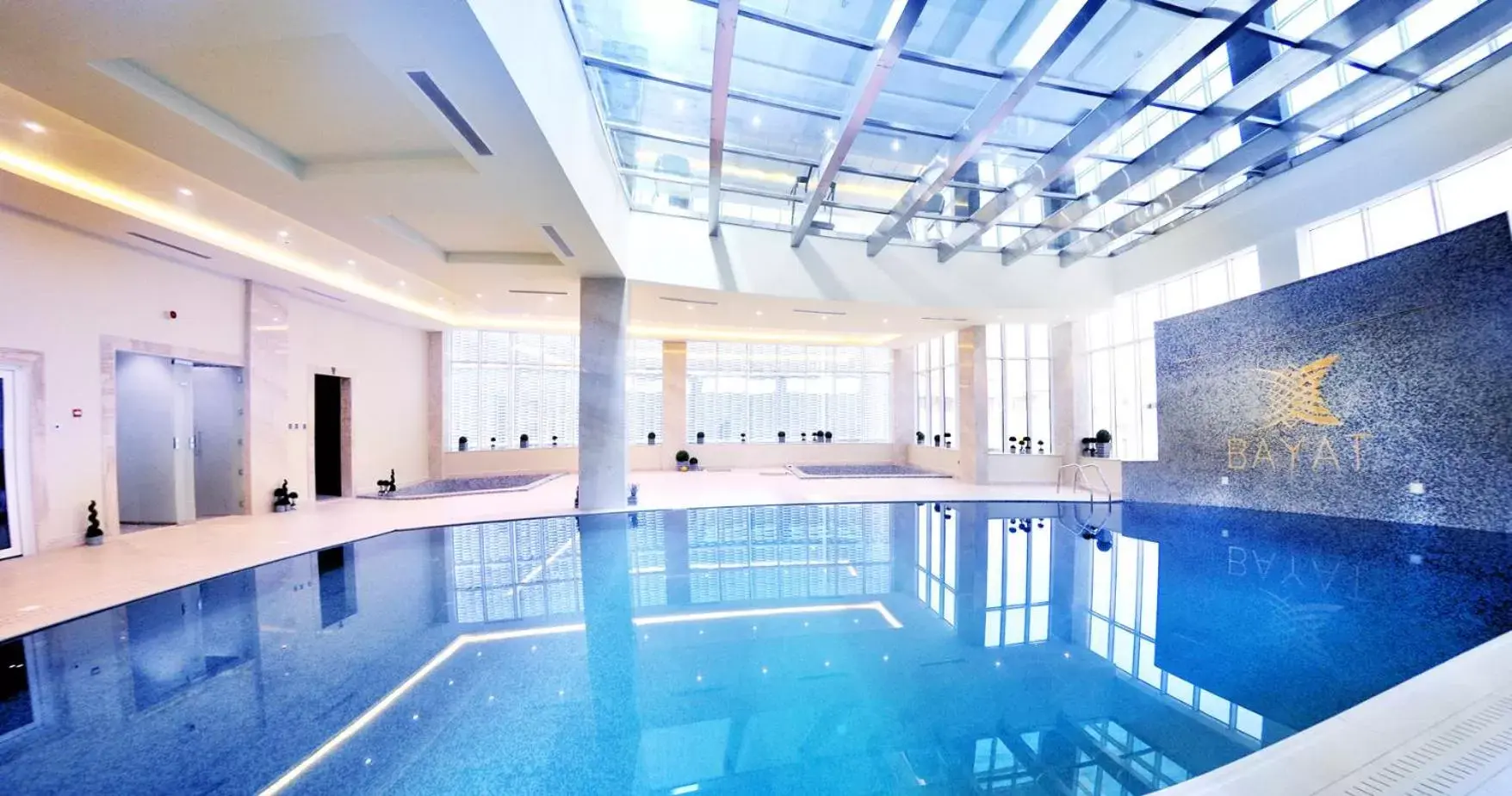 Swimming Pool in Bayat Hotel