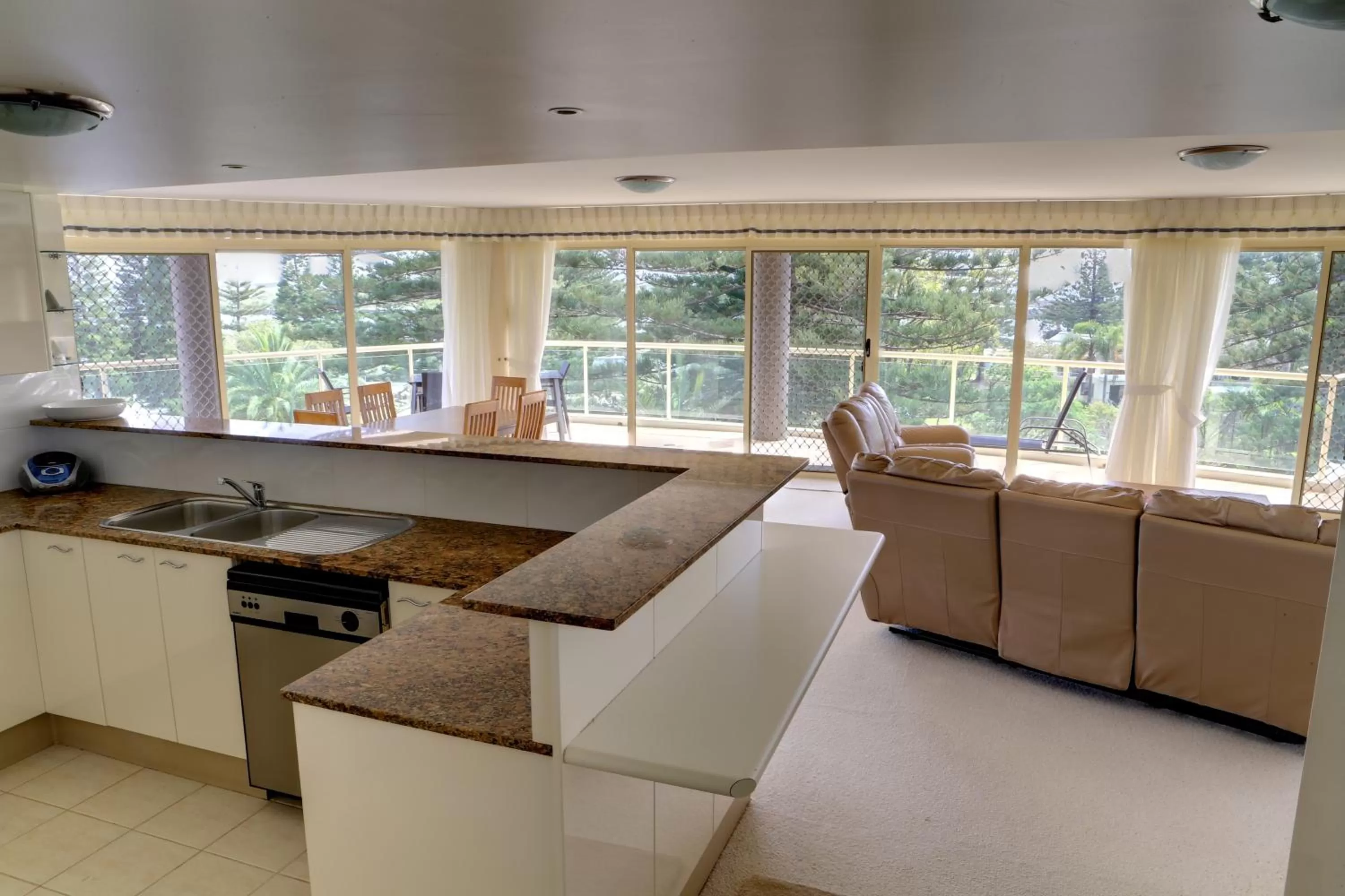 Kitchen or kitchenette in Northpoint Apartments