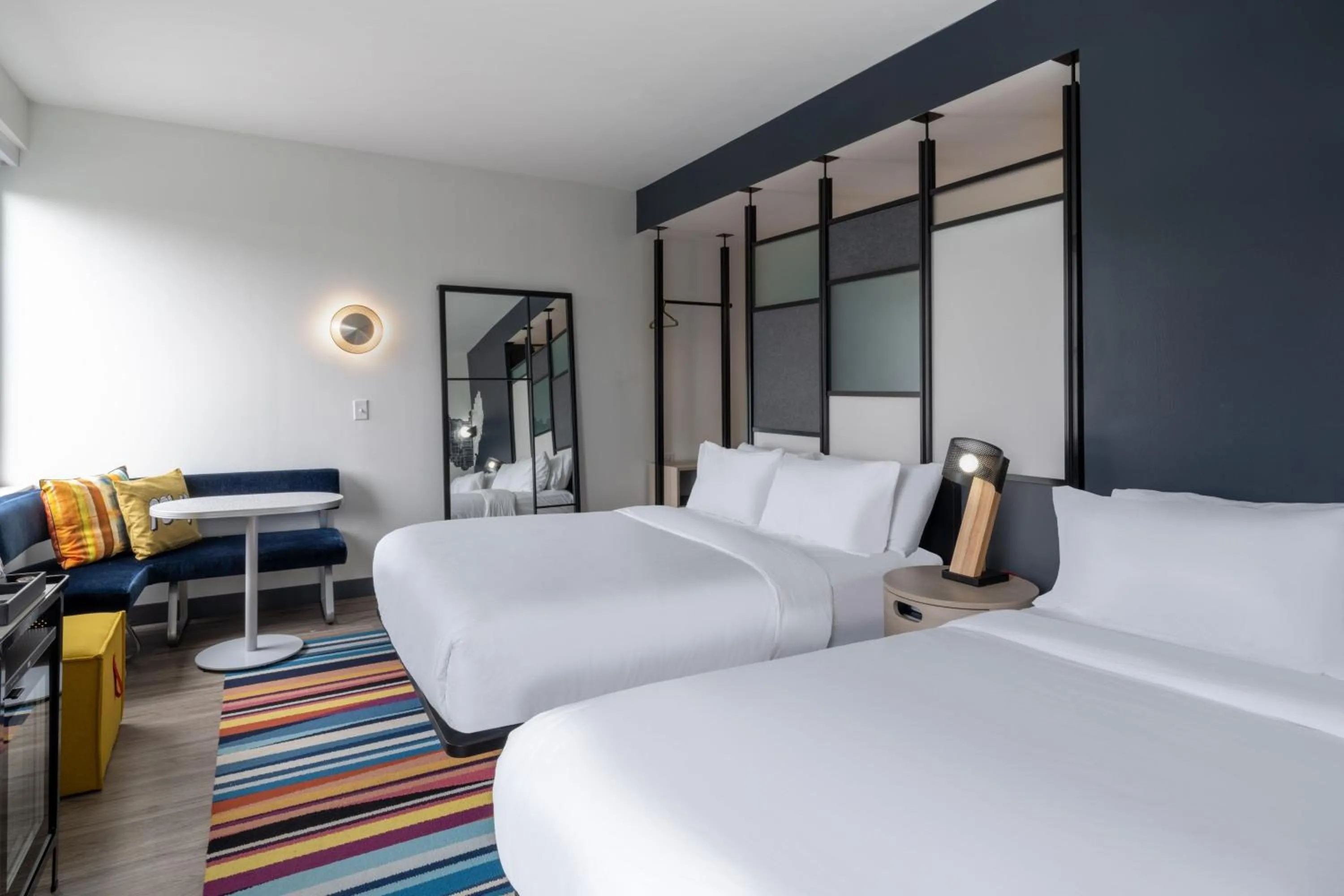 Photo of the whole room, Bed in Aloft Austin South