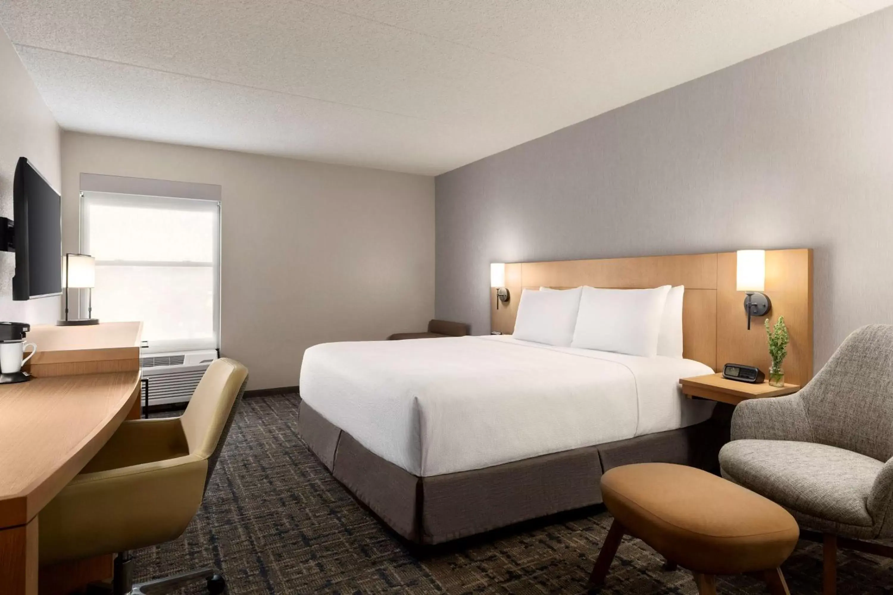 Photo of the whole room, Bed in Hyatt Place Tucson Central