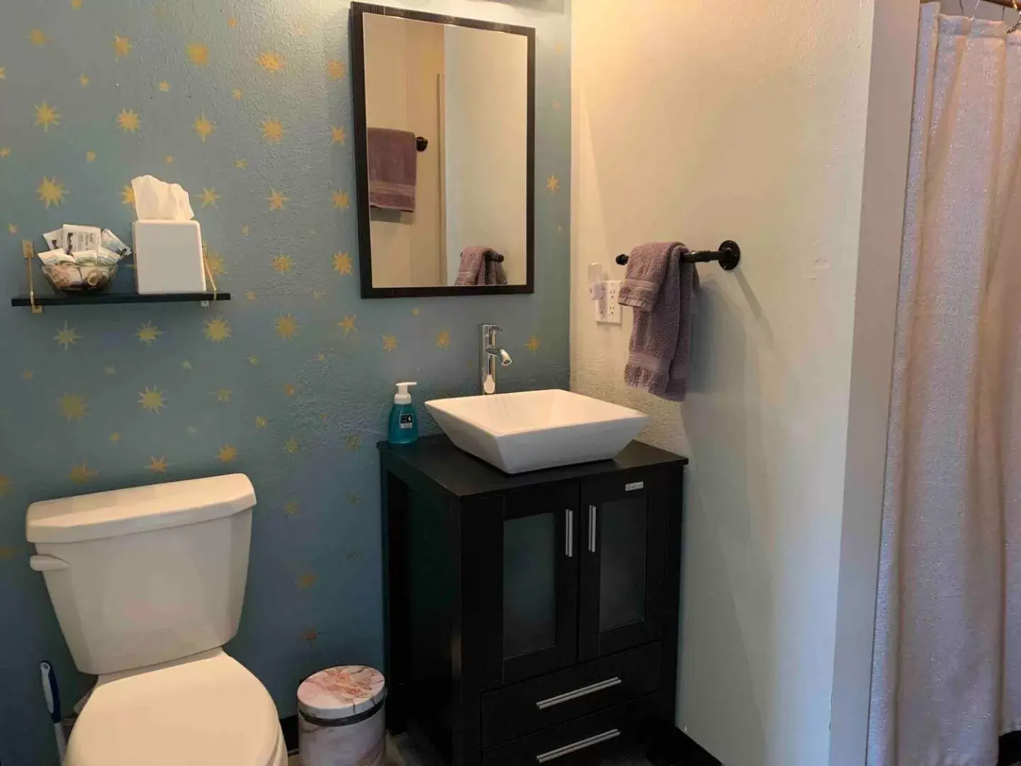 Bathroom in Starry Night Inn