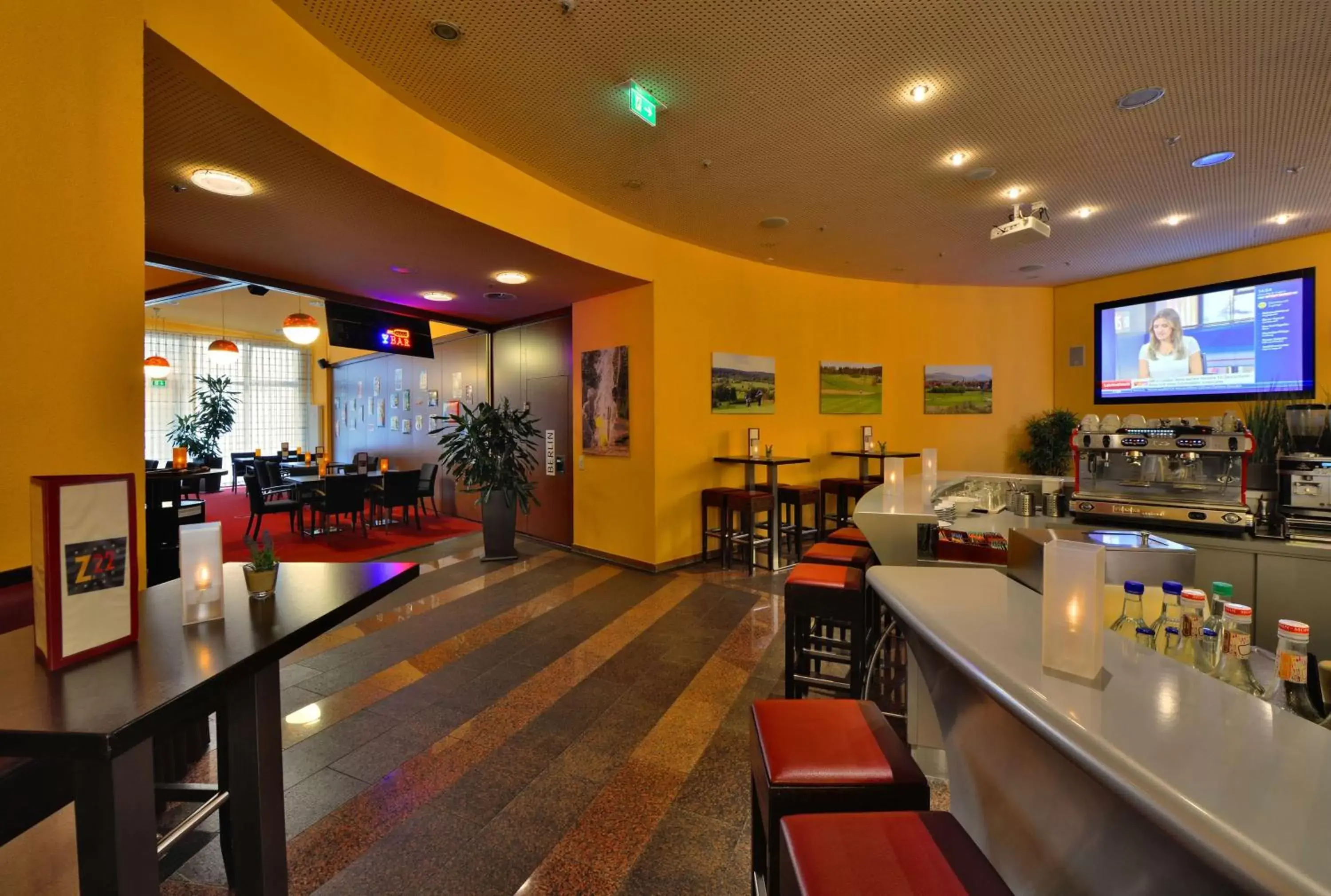 Lounge or bar, Restaurant/Places to Eat in Best Western Plus Konrad Zuse Hotel