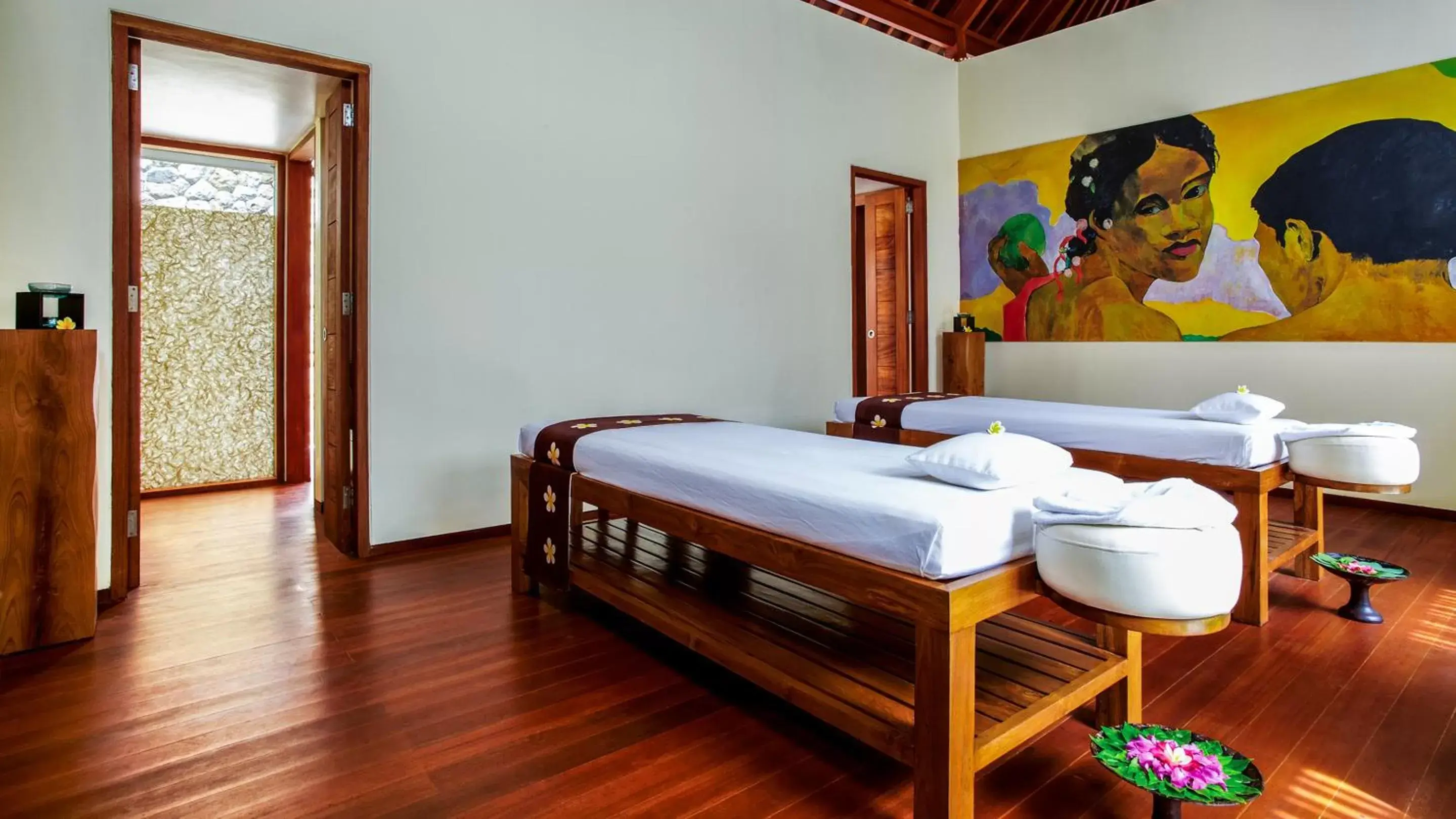 Massage in Qunci Villas Hotel