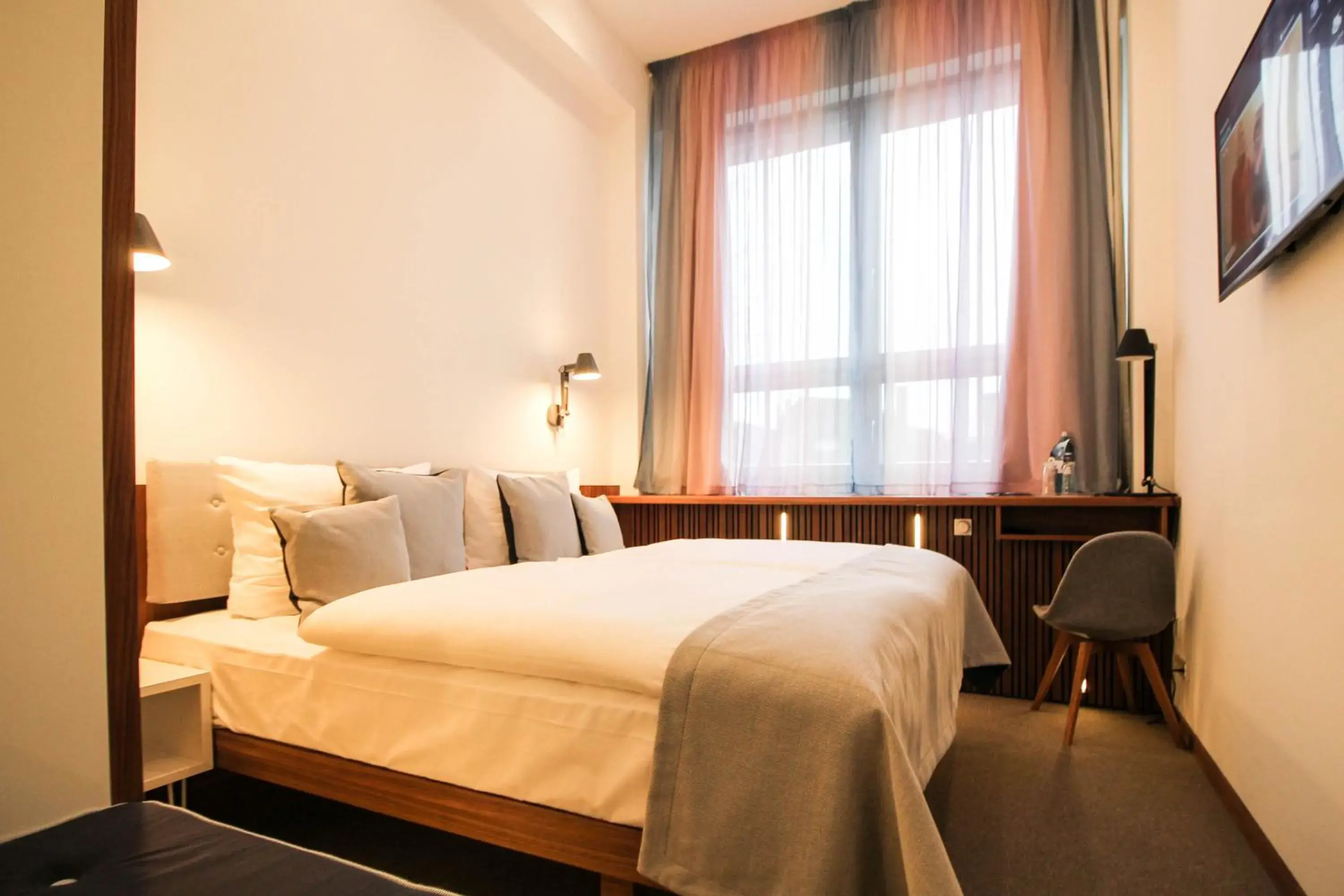 Bed in H24 Berlin Lichtenberg Bed in H24 Berlin Lichtenberg