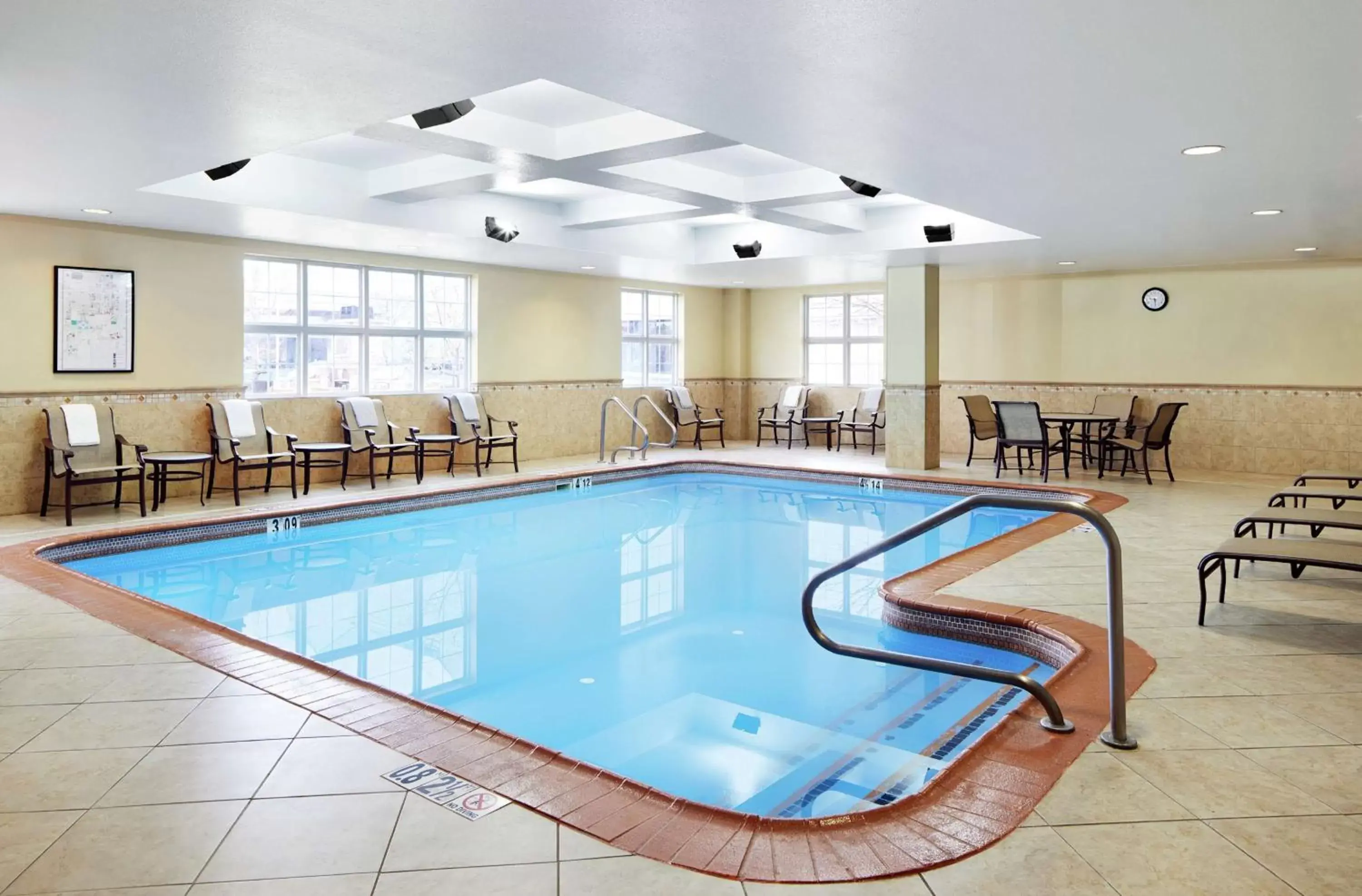 Pool view, Swimming Pool in Homewood Suites Champaign-Urbana