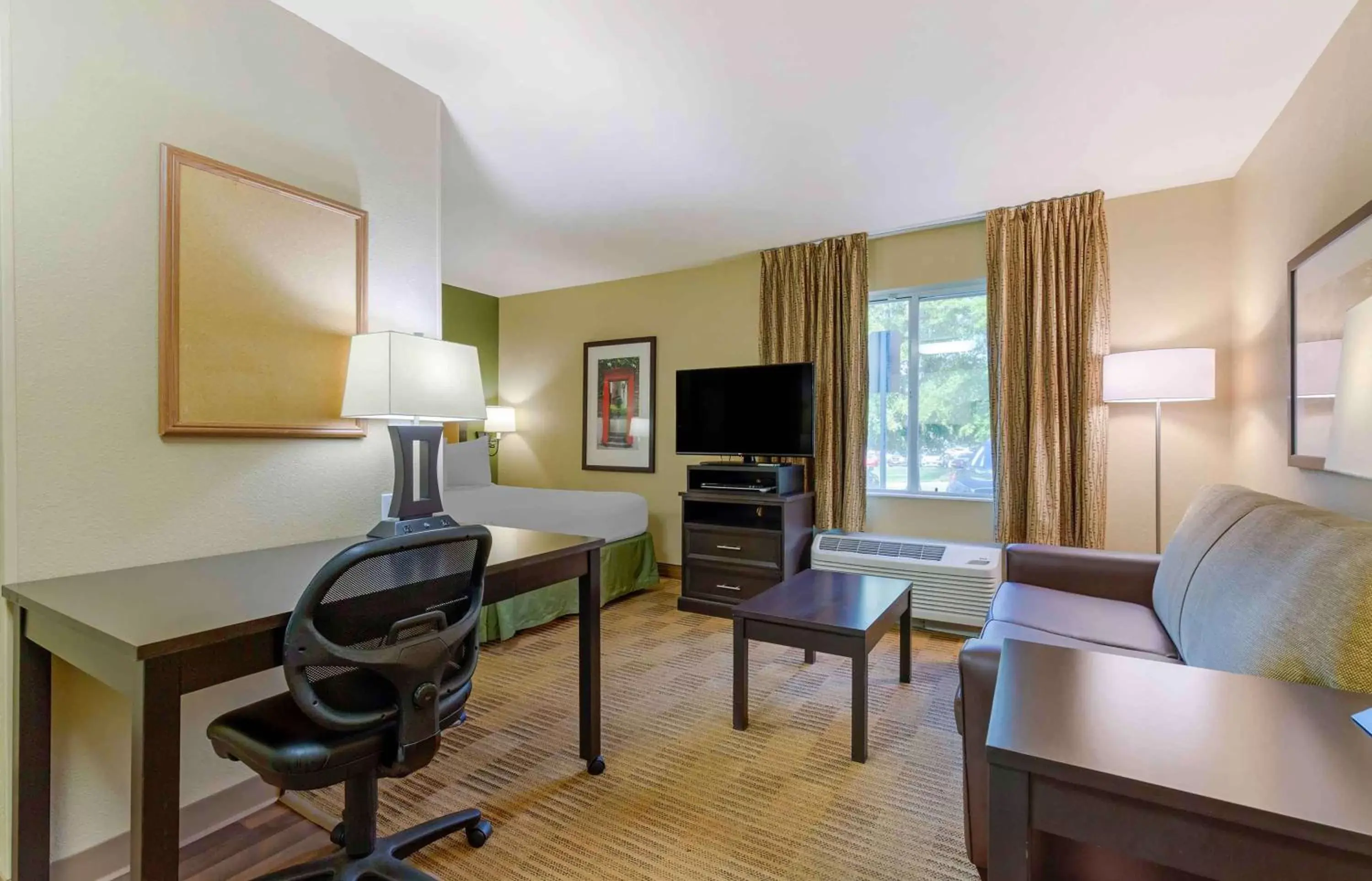 Bedroom, TV/Entertainment Center in Extended Stay America Suites - Washington, DC - Fairfax
