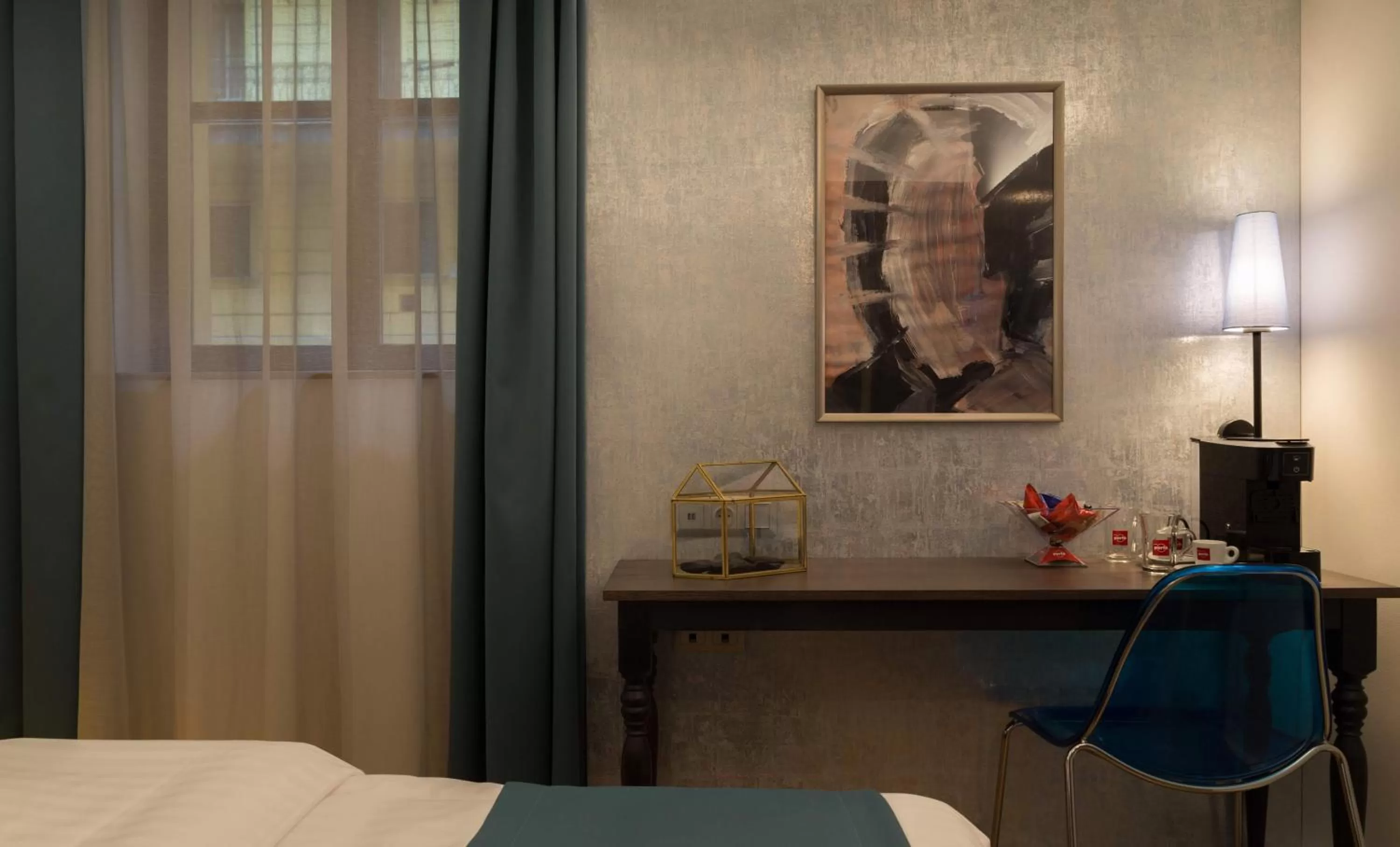 Bed in Hotel Memories Budapest