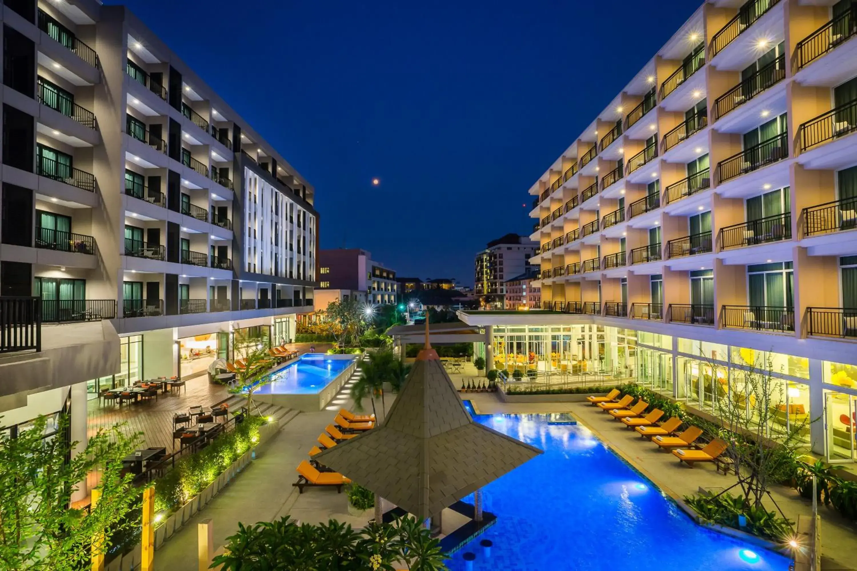 Property building, Swimming Pool in Hotel J Pattaya