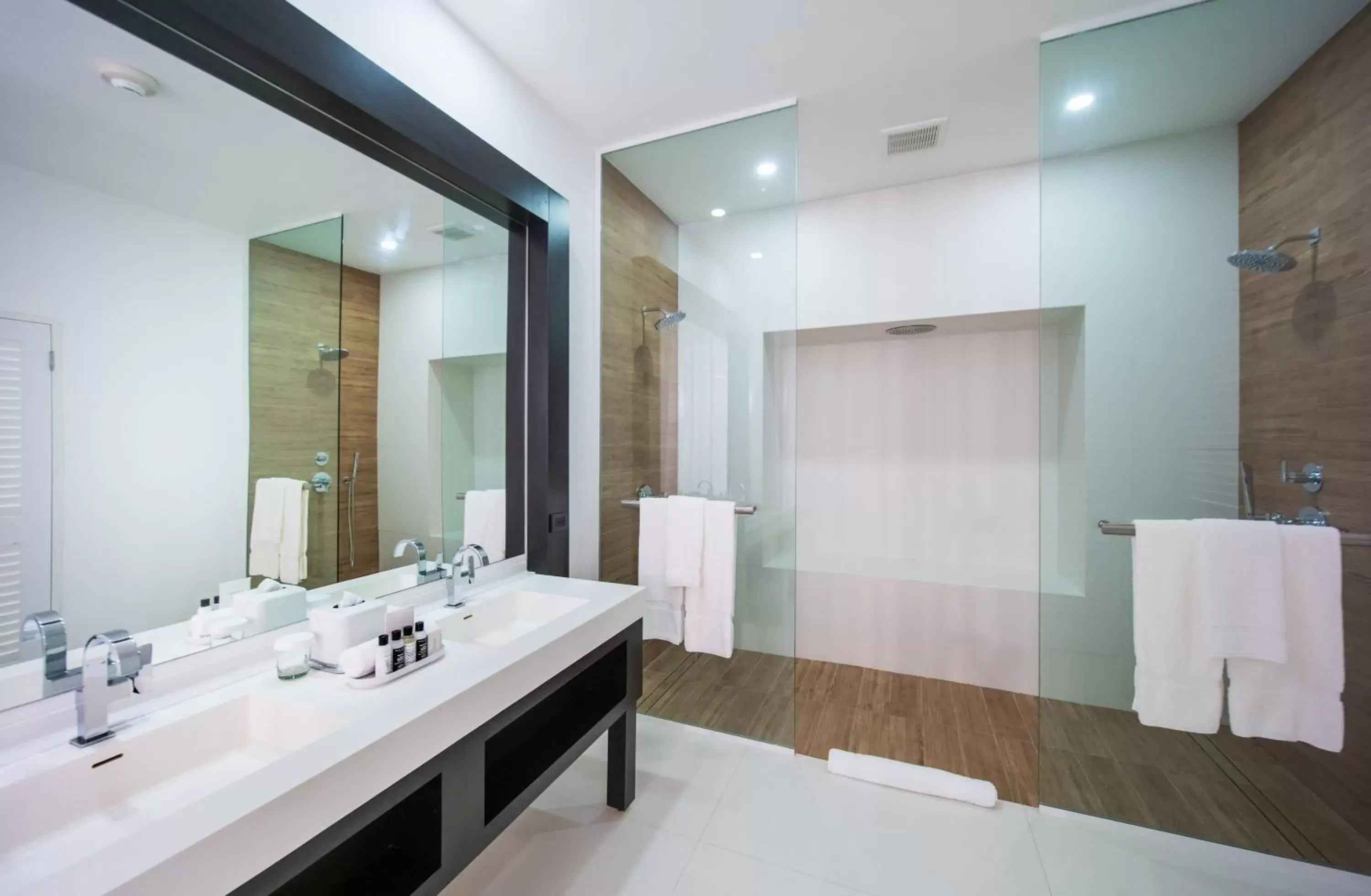 Bathroom in S Hotel Jamaica - Montego Bay - Small Luxury All-Inclusive Hotel