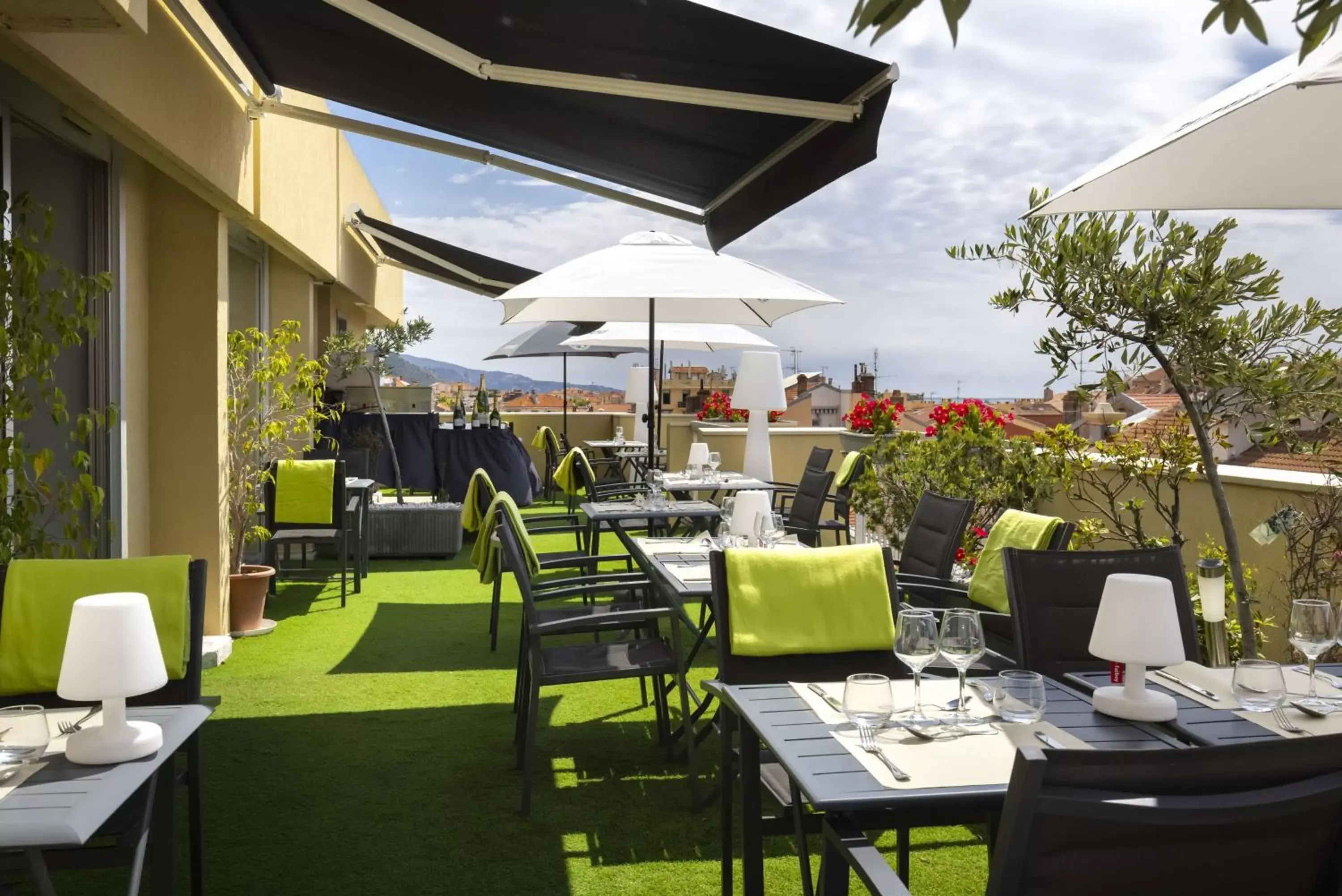 On site, Restaurant/Places to Eat in Best Western Hotel Mediterranee Menton