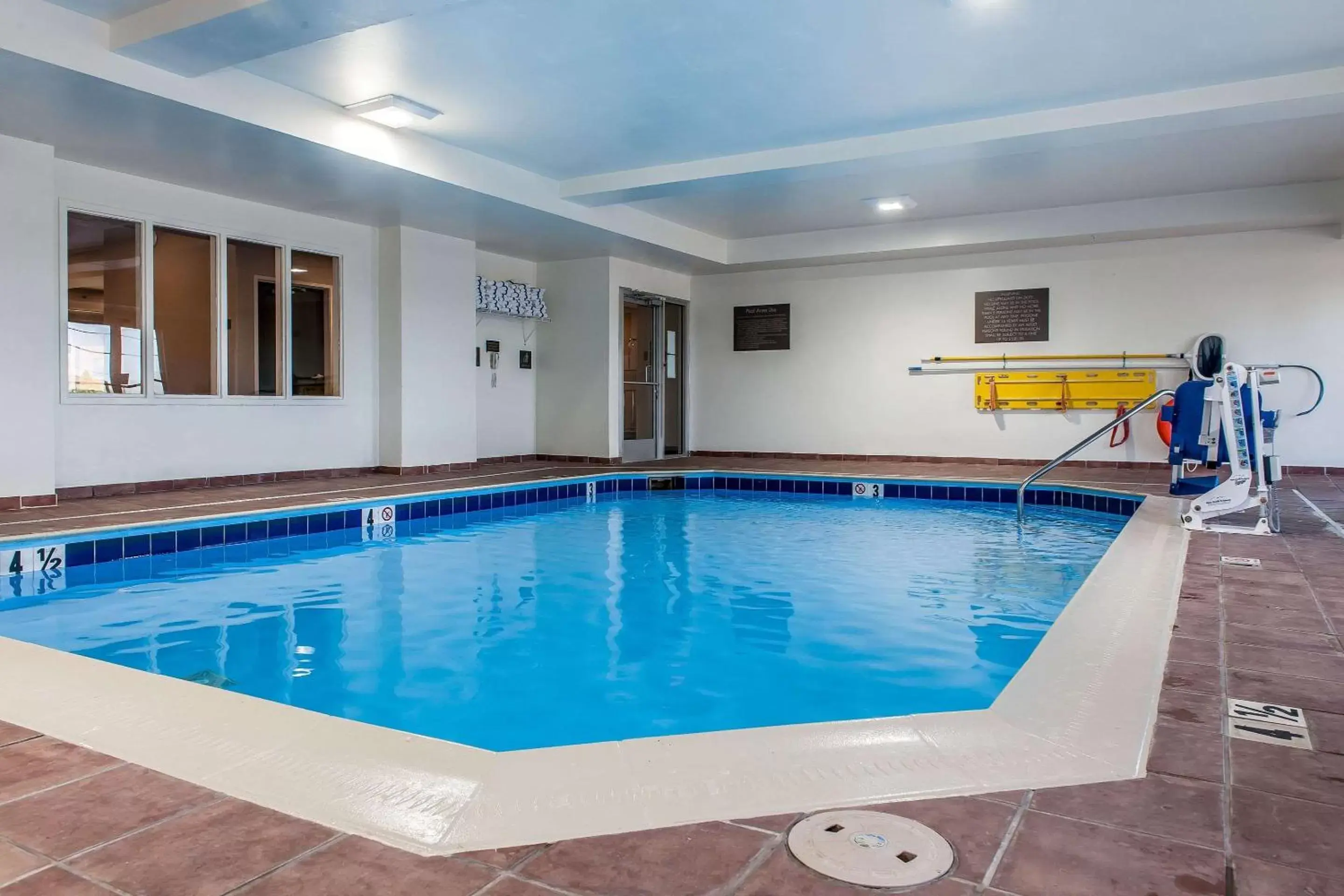 On site, Swimming Pool in Comfort Inn & Suites Mount Sterling