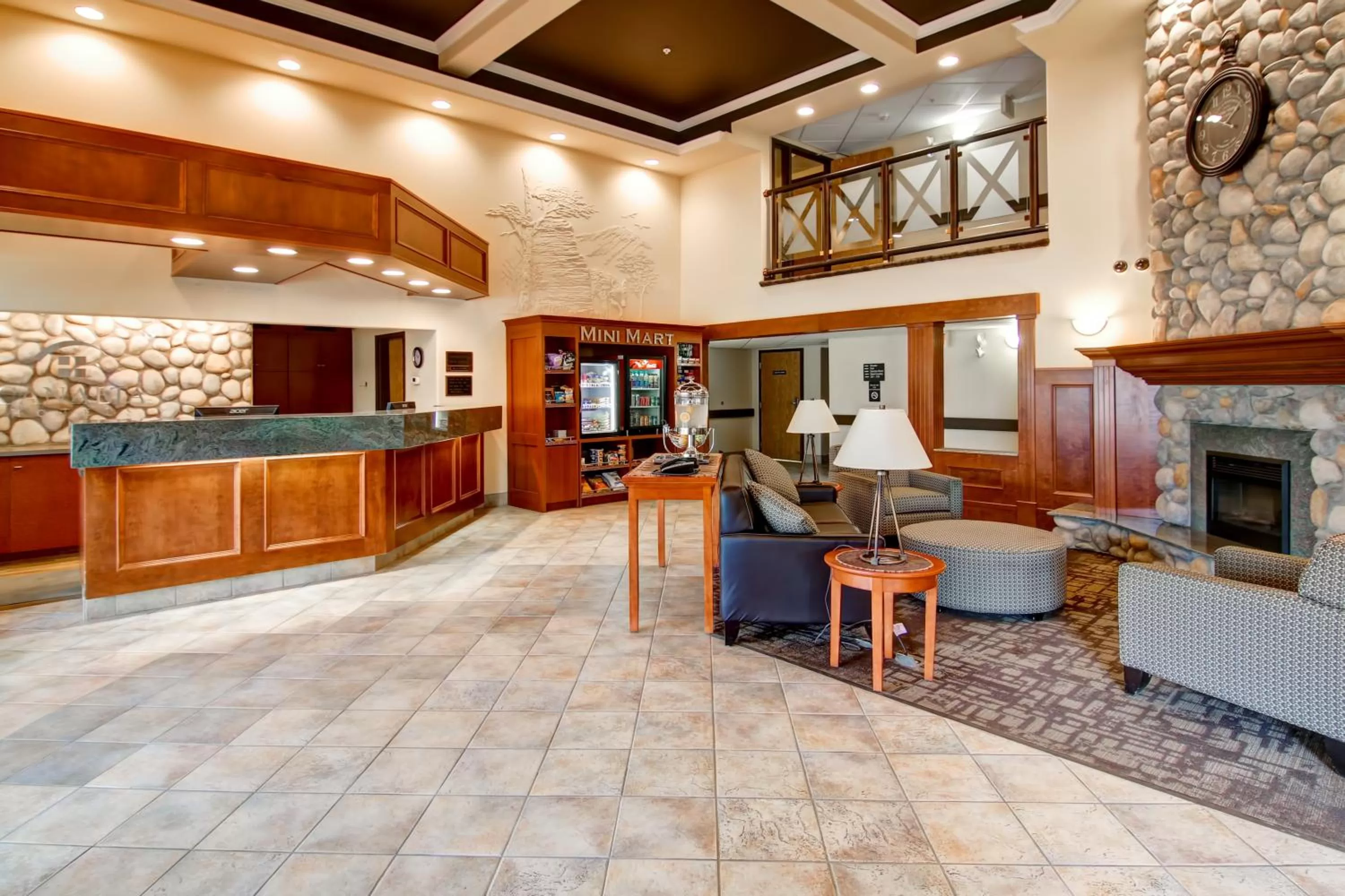 Lobby or reception in Canalta Rocky Mountain House
