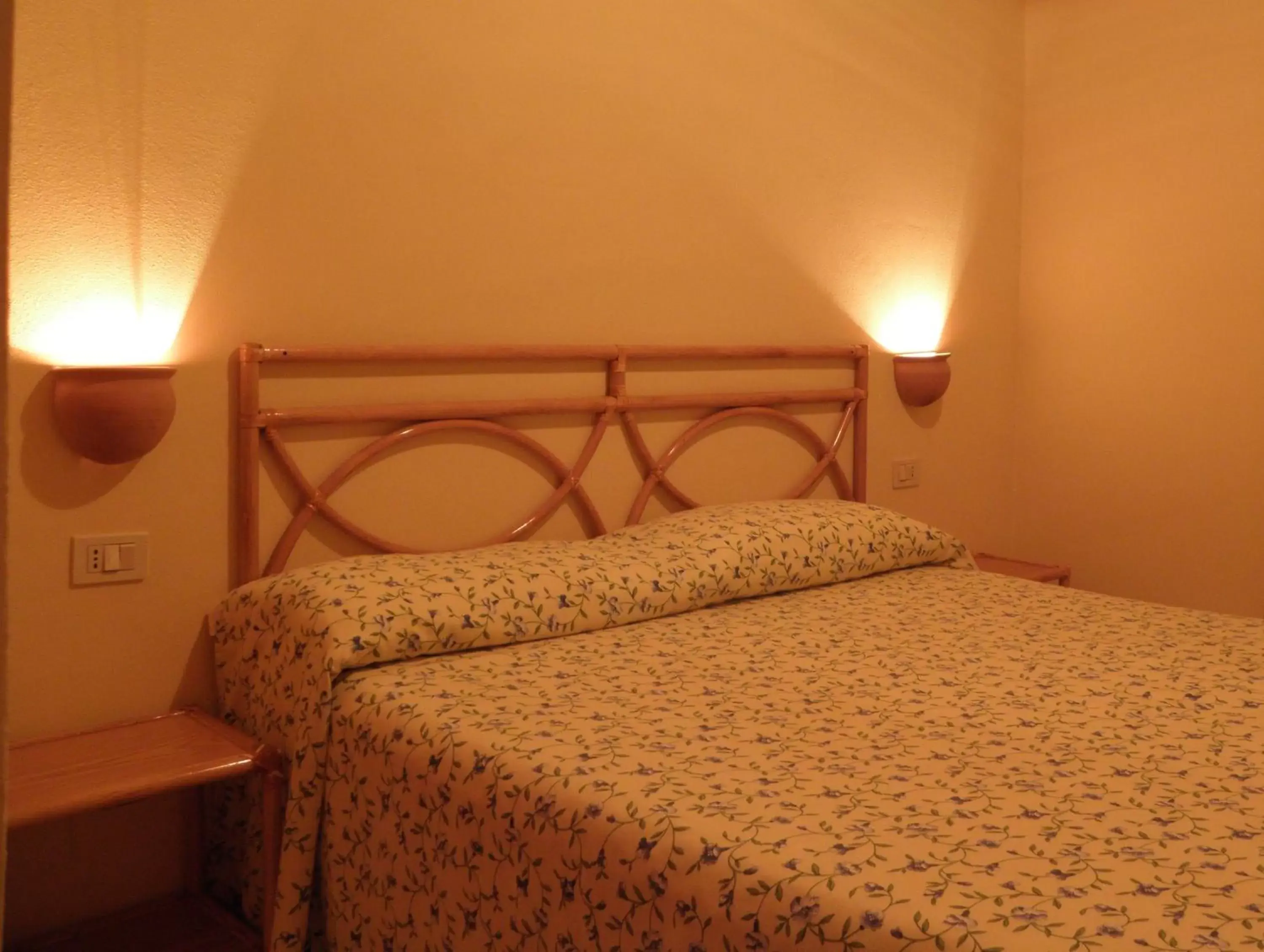 Photo of the whole room, Bed in Residence Torre Delle Viole