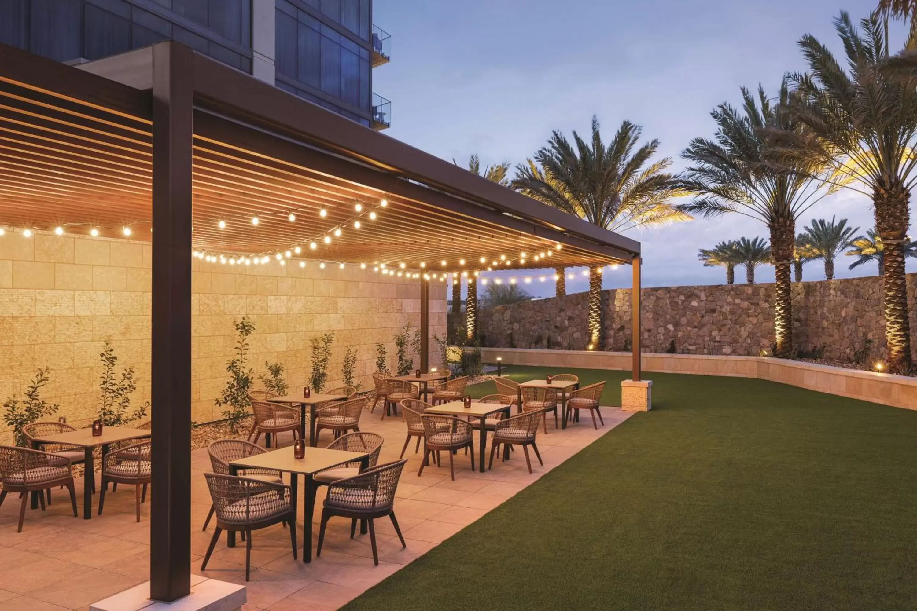 Patio, Restaurant/Places to Eat in Hilton North Scottsdale At Cavasson