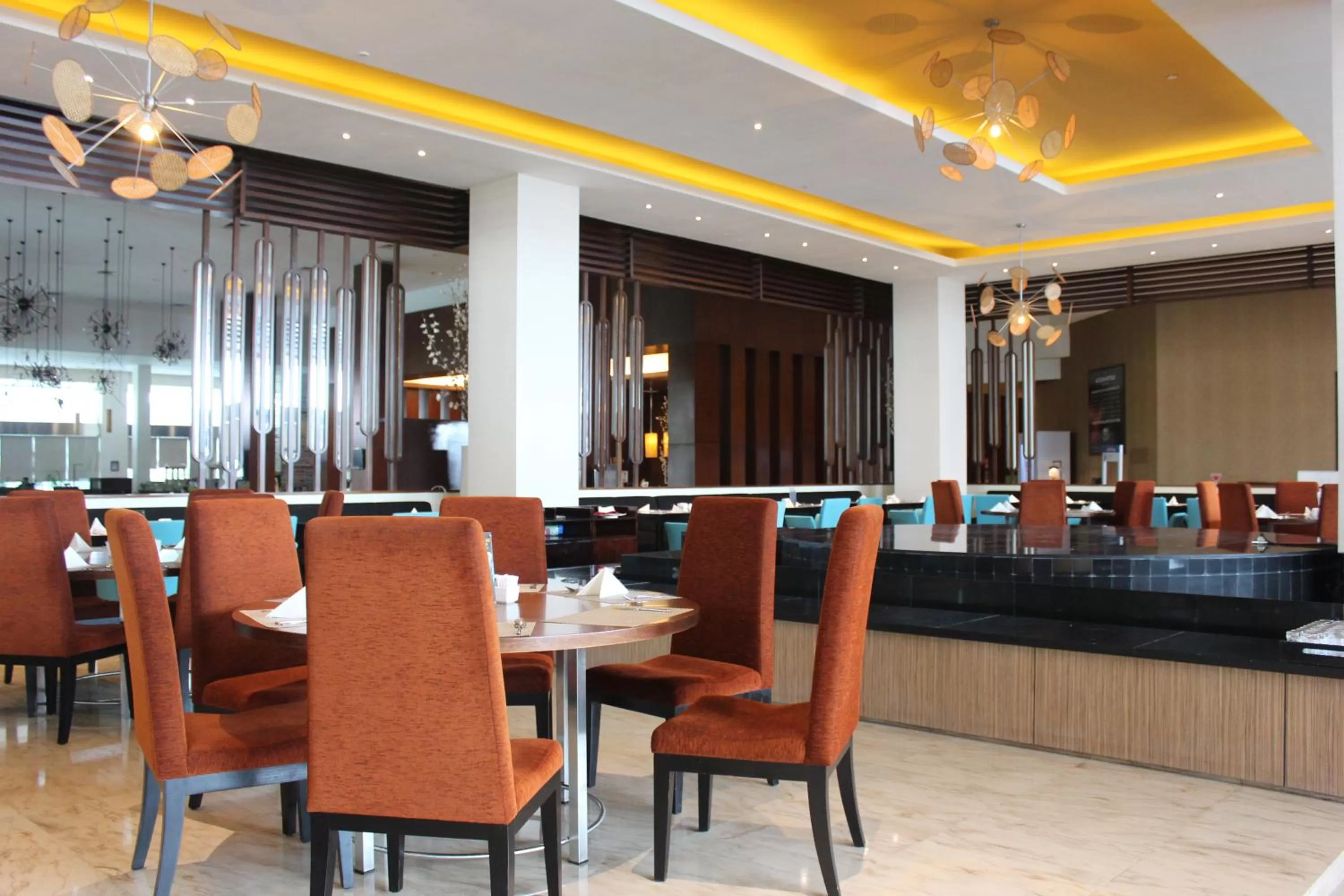 Restaurant/places to eat in Novotel Balikpapan