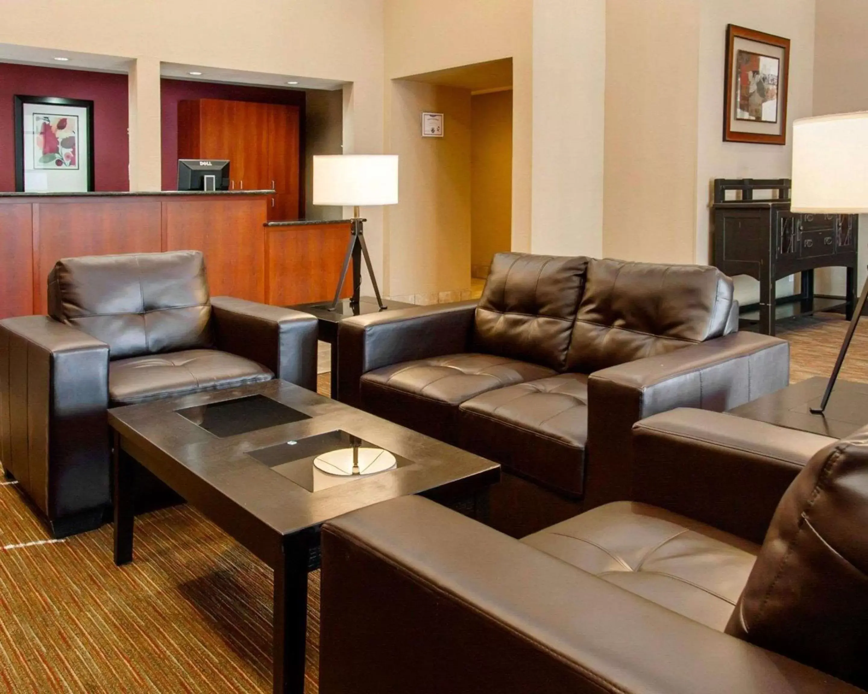 Lobby or reception, Seating Area in Quality Inn & Suites Springfield