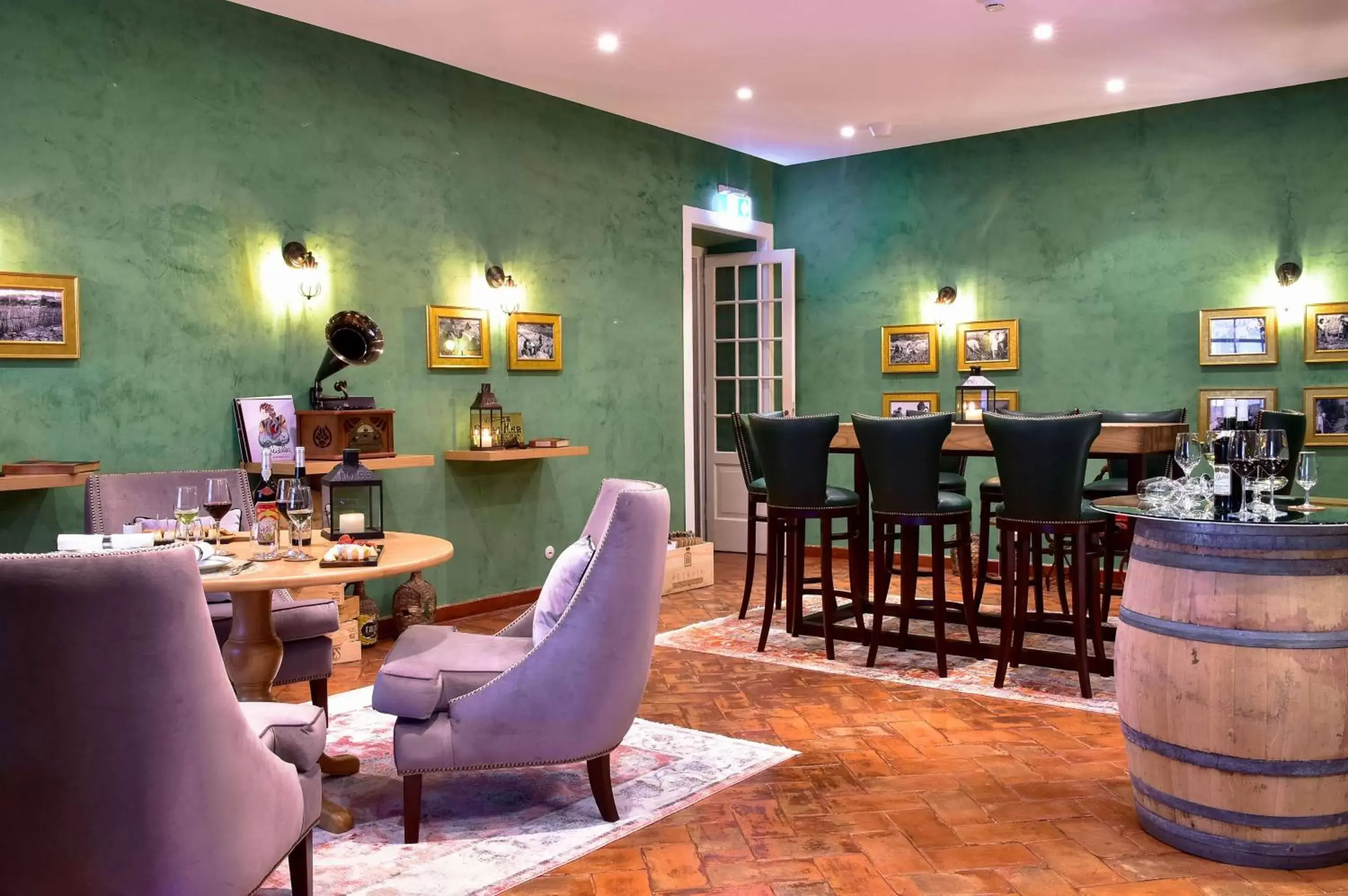 Lounge or bar, Restaurant/Places to Eat in Tivoli Palácio de Seteais Sintra Hotel - The Leading Hotels of the World