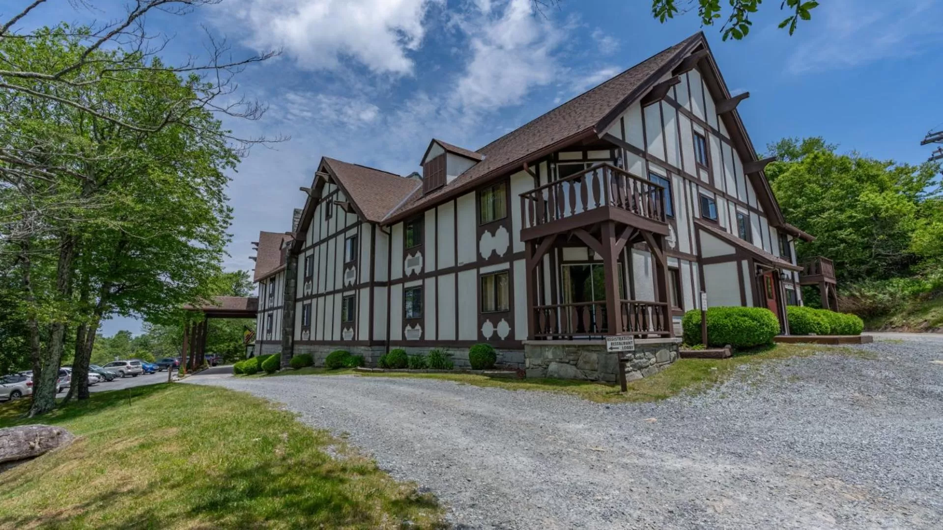 Property building in 4 Seasons at Beech Mountain