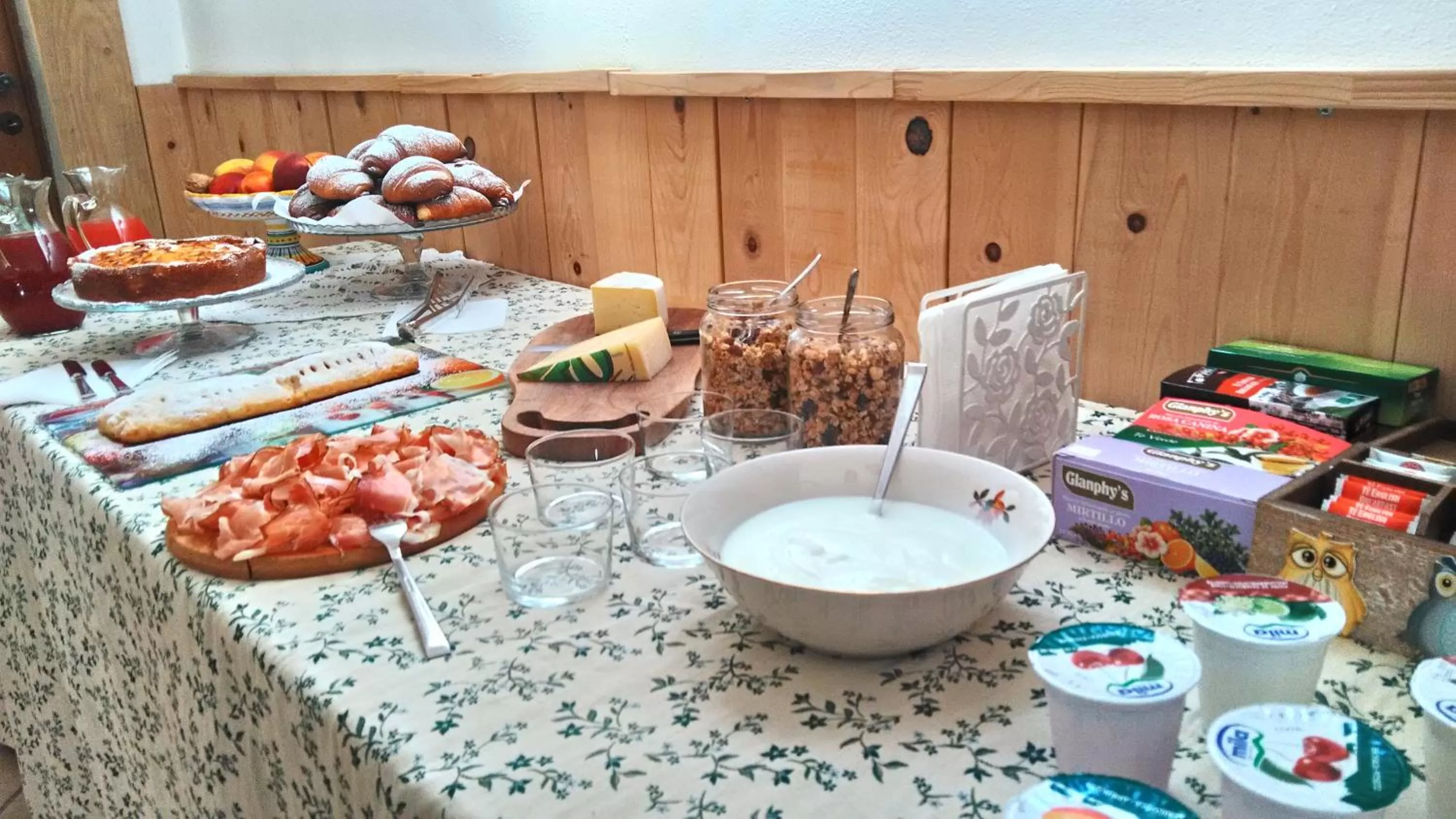 Food and drinks in Agritur Airone Bed & Camping