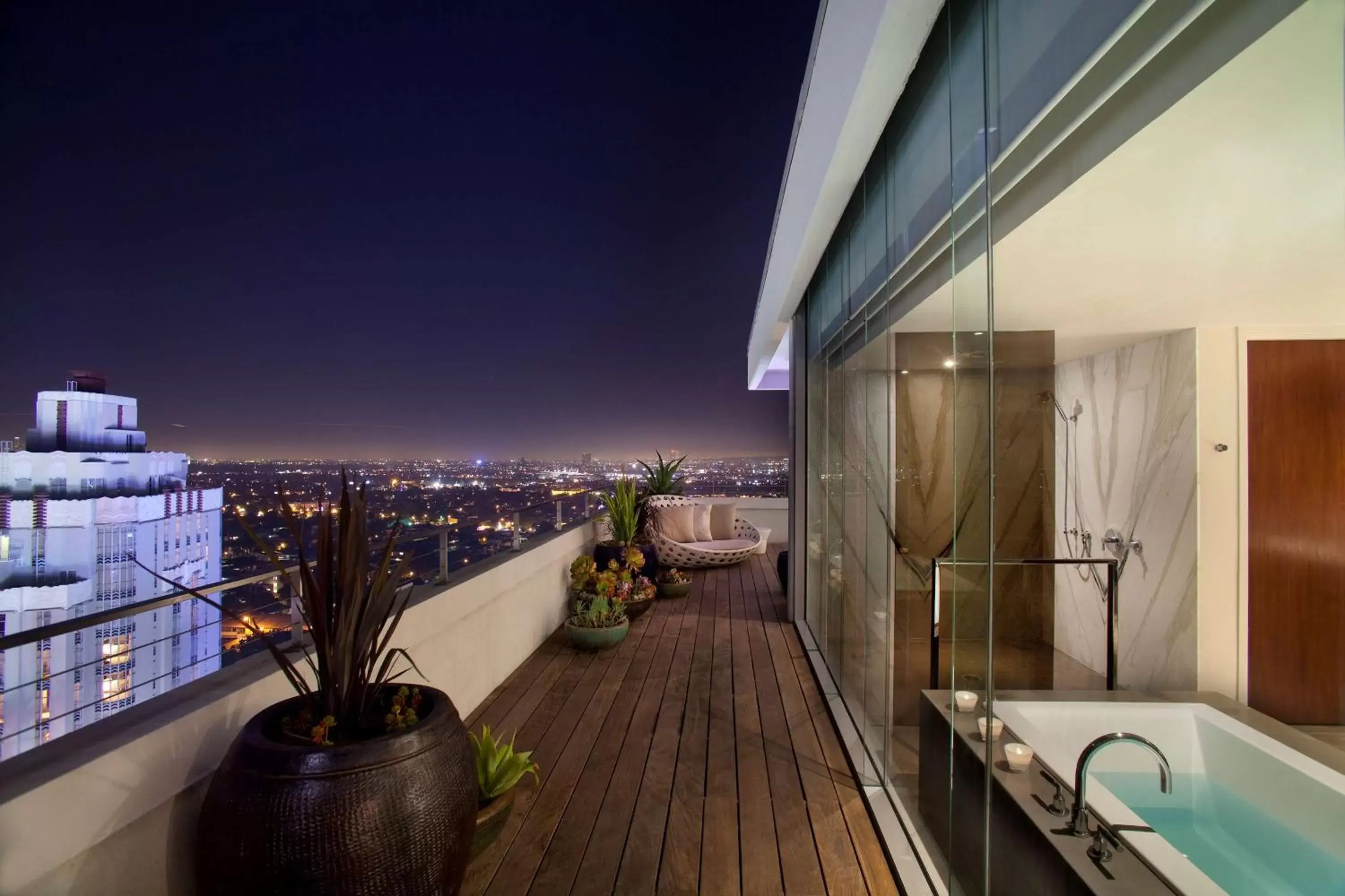 Photo of the whole room, Balcony/Terrace in Andaz West Hollywood-a concept by Hyatt