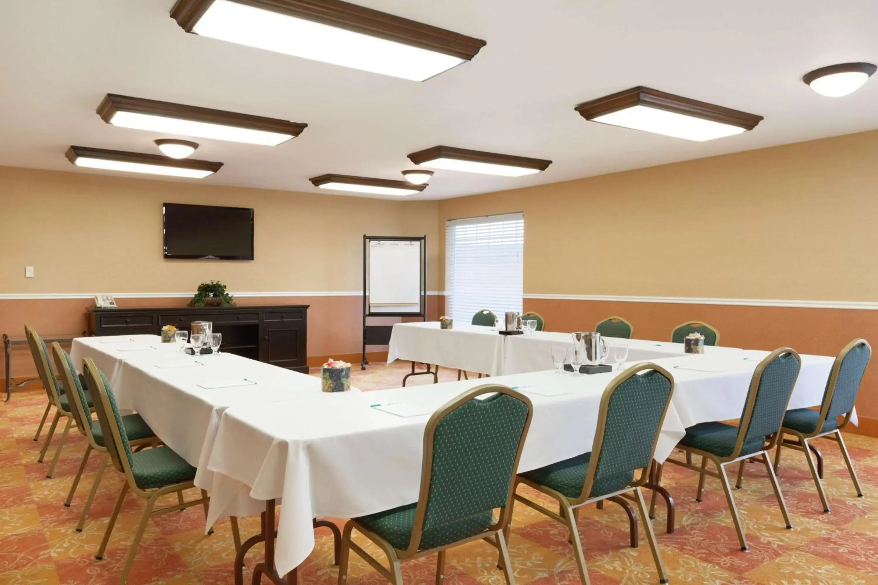 Meeting/conference room in Homewood Suites by Hilton Vancouver / Portland