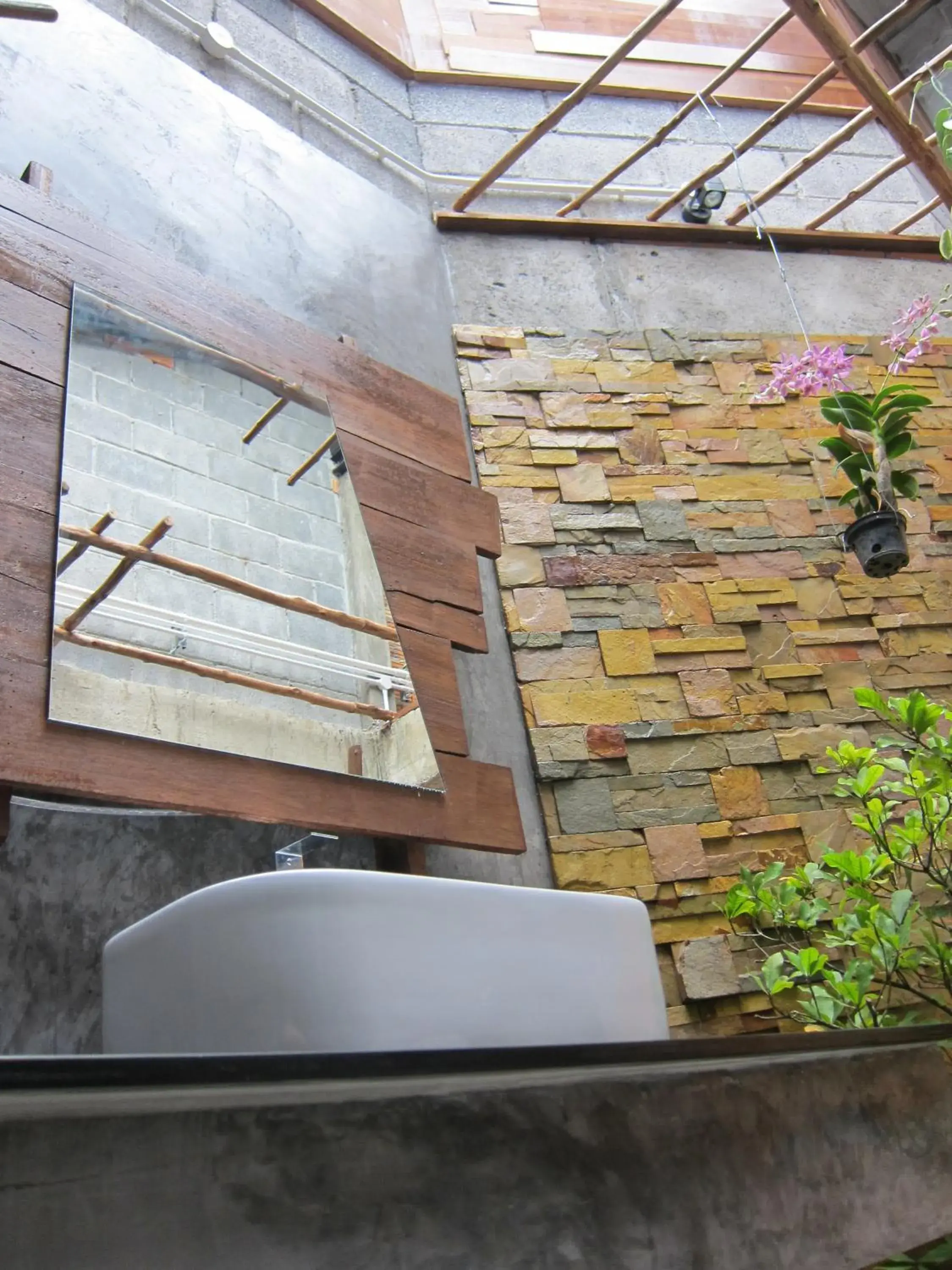 Bathroom in Forest Bungalows & Mama's Restaurant Bathroom in Forest Bungalows & Mama's Restaurant