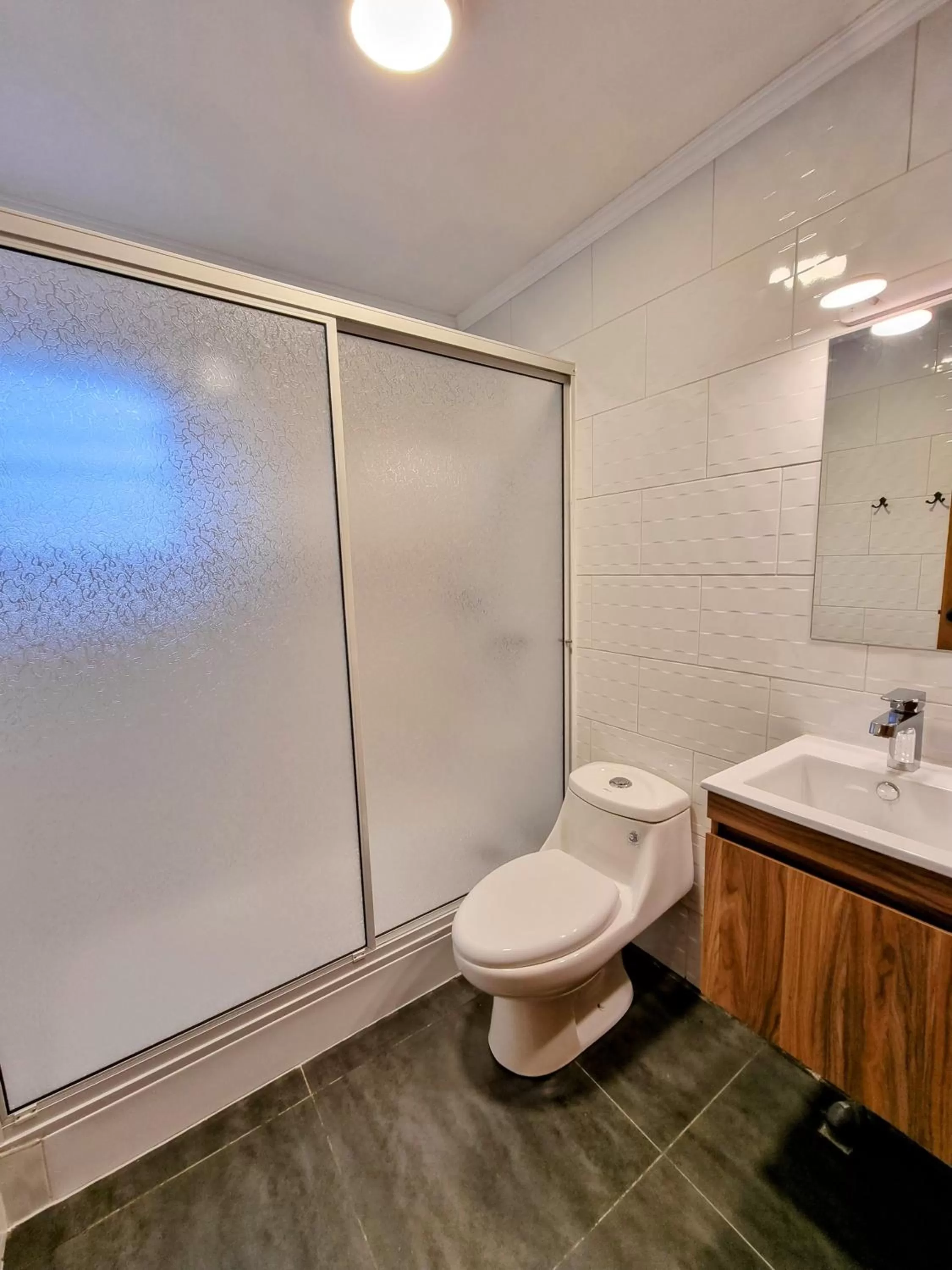 Bathroom in Reñaca House Hotel