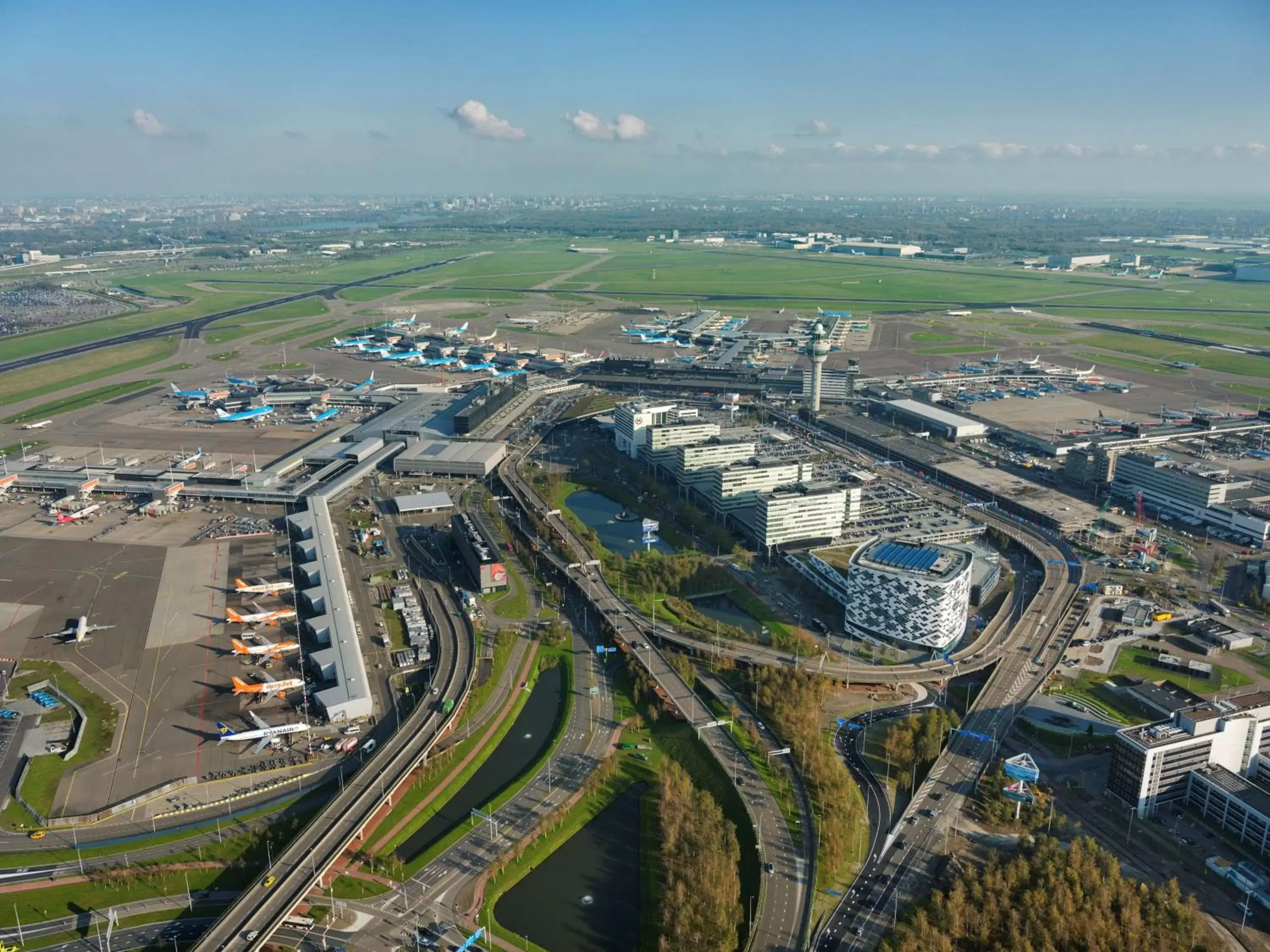 Property building, Bird's-eye View in Hilton Amsterdam Airport Schiphol