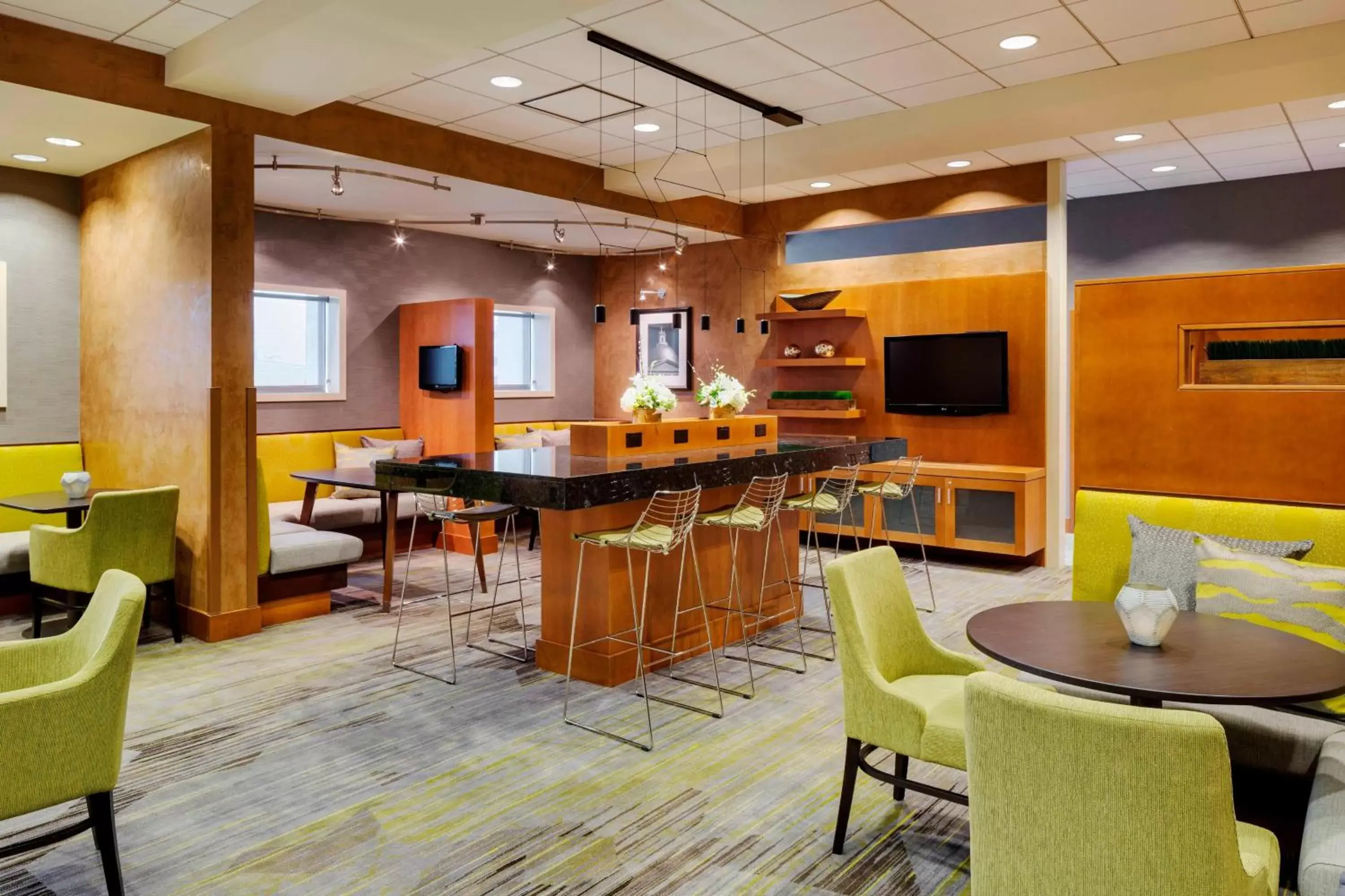 Lobby or reception in Courtyard by Marriott Boston Logan Airport