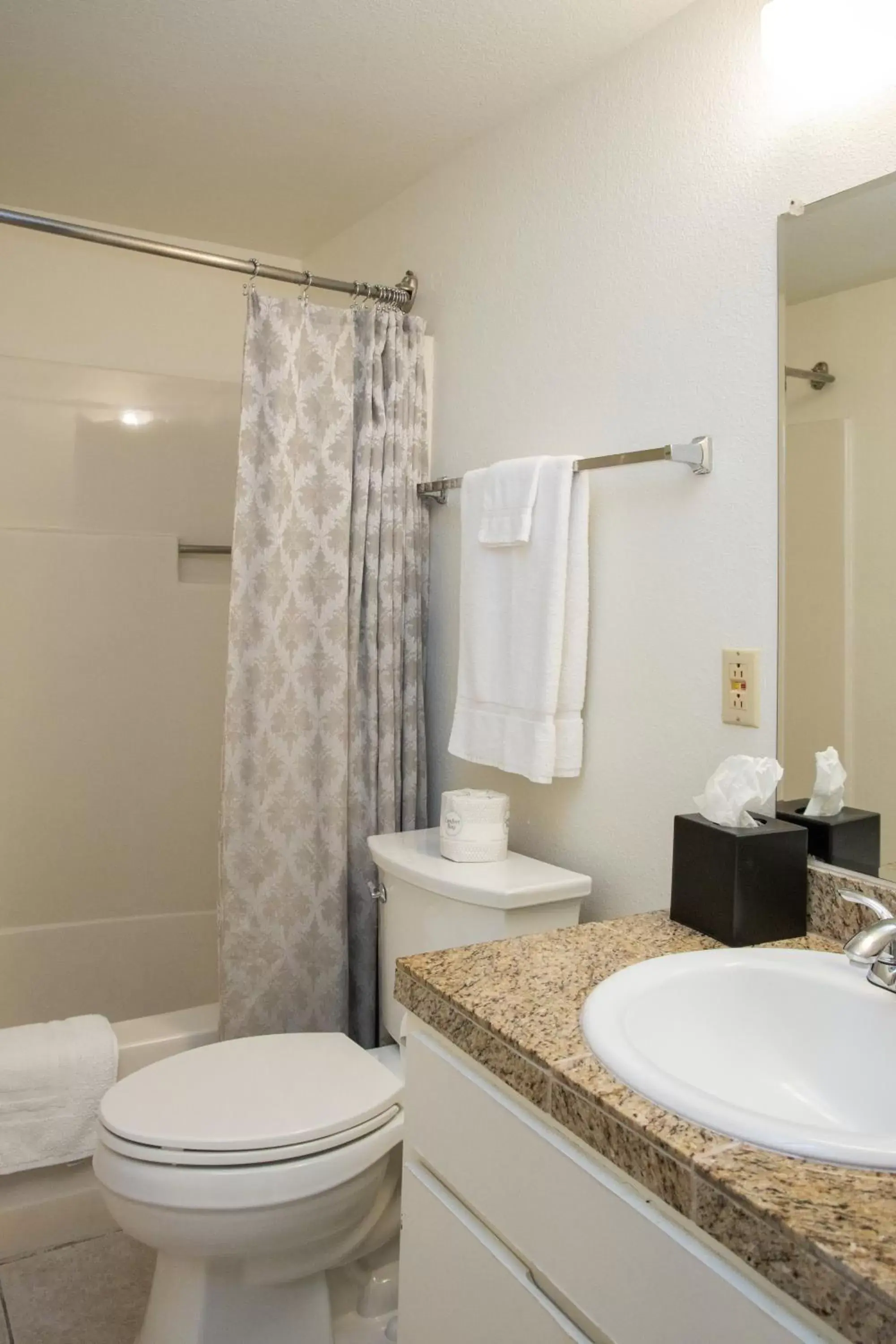 Bathroom in The Occidental Lodge