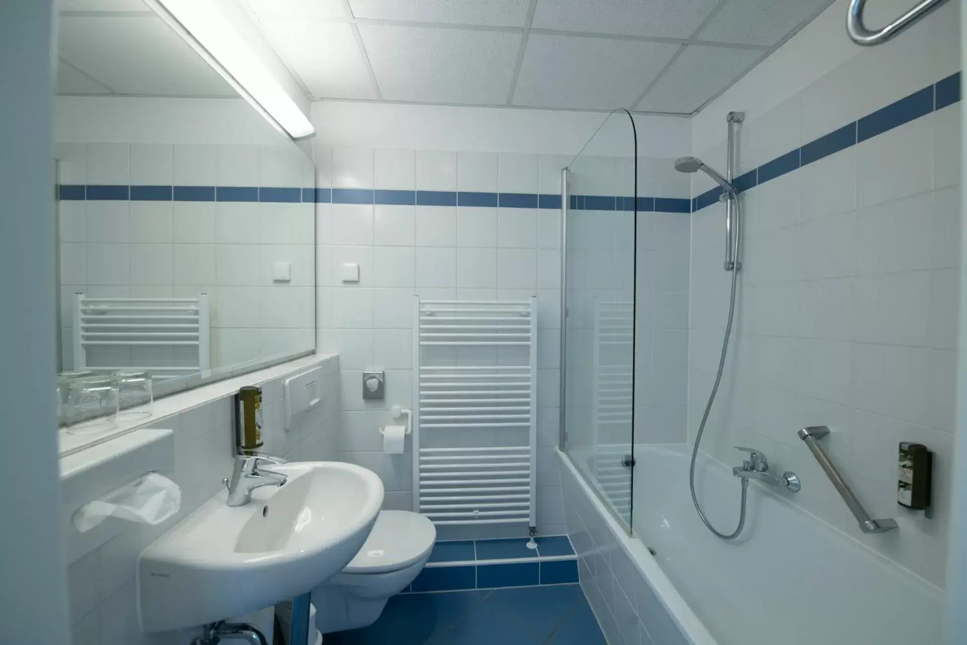 Bathroom in Landhotel Kauzenberg