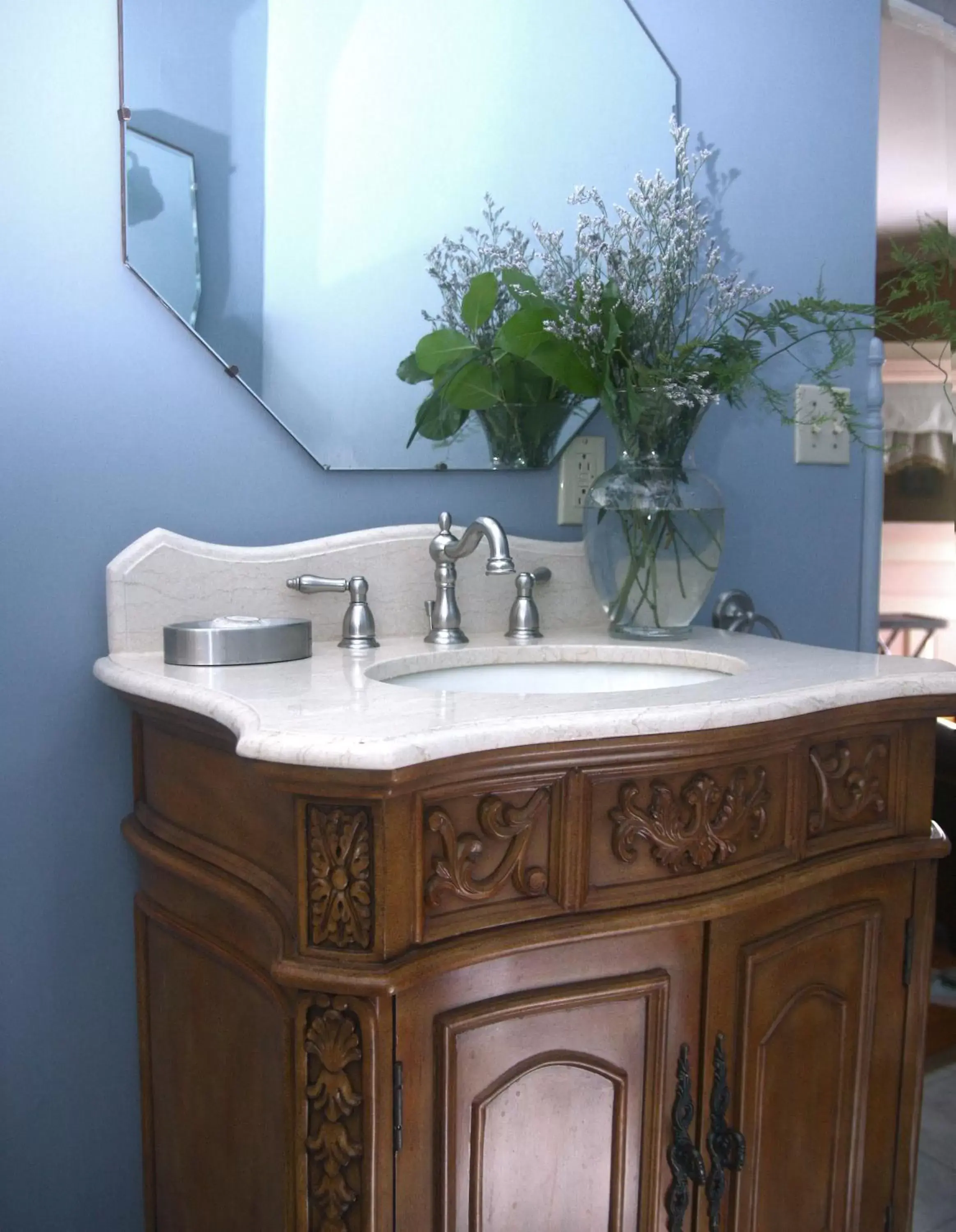 Bathroom in Heartstone Inn