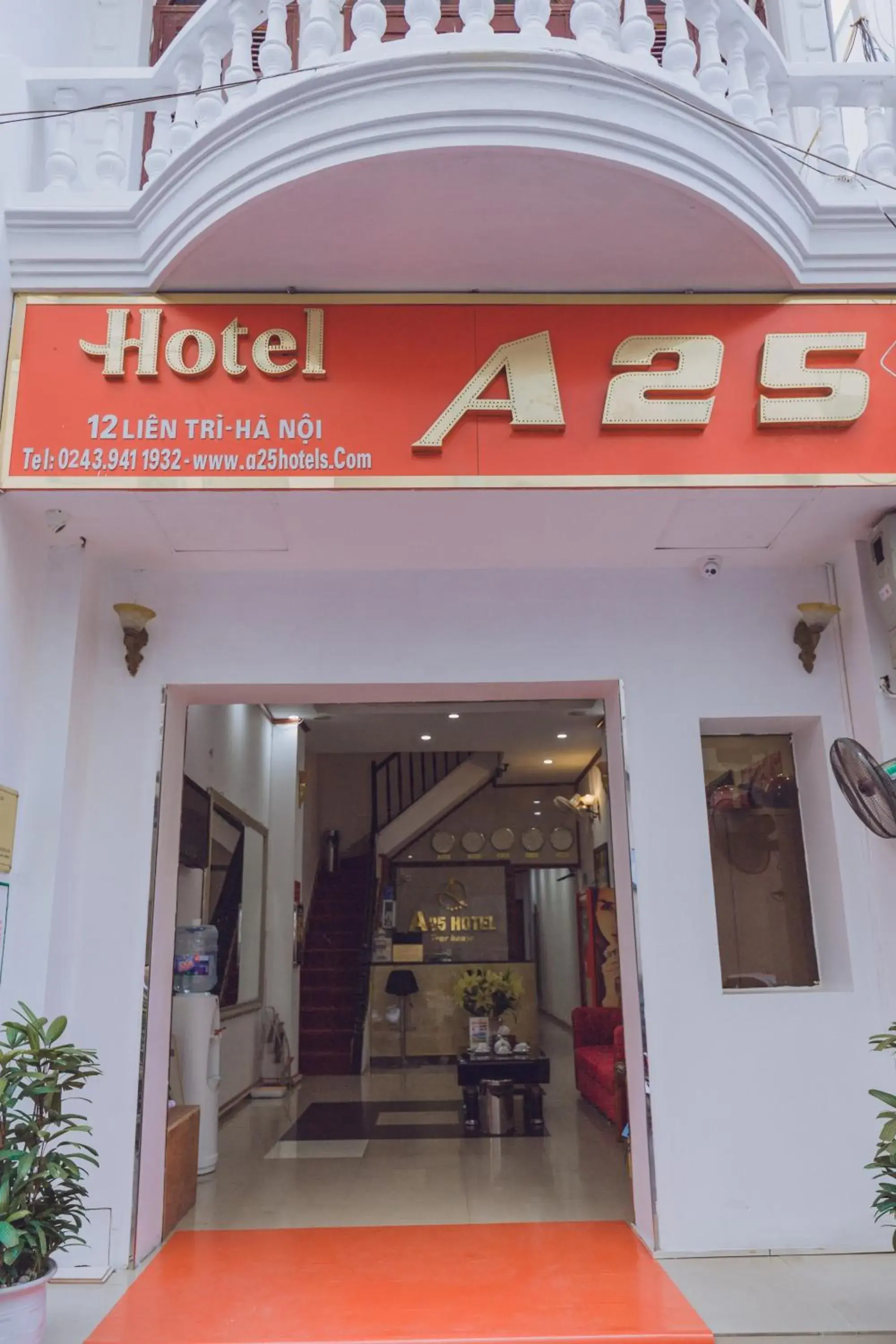 A25 Hotel - 12 Liên Trì