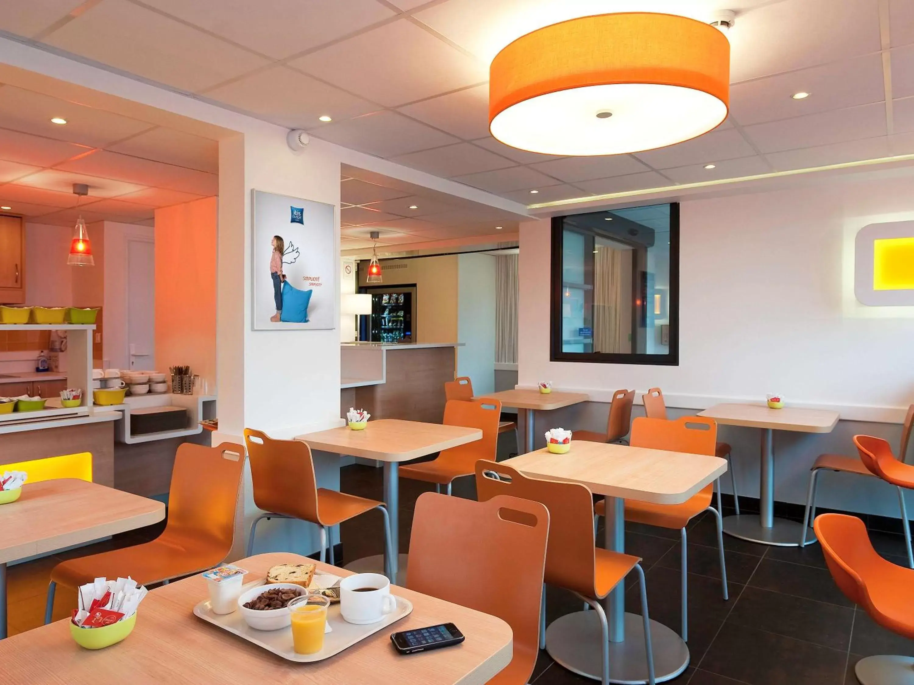 Property building, Restaurant/Places to Eat in Ibis Budget Rambouillet