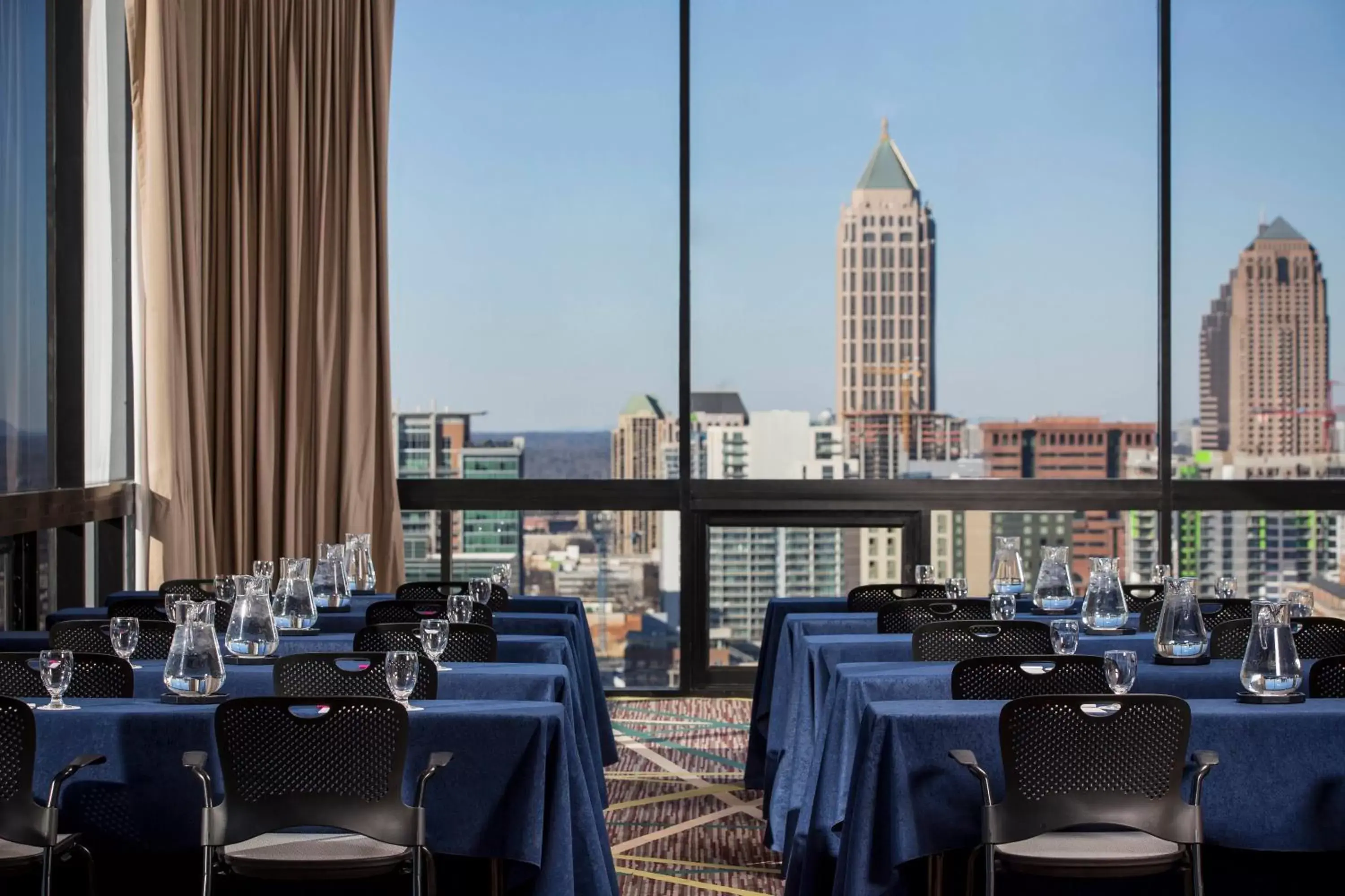 Meeting/conference room, Restaurant/Places to Eat in Crowne Plaza Atlanta Midtown, an IHG Hotel