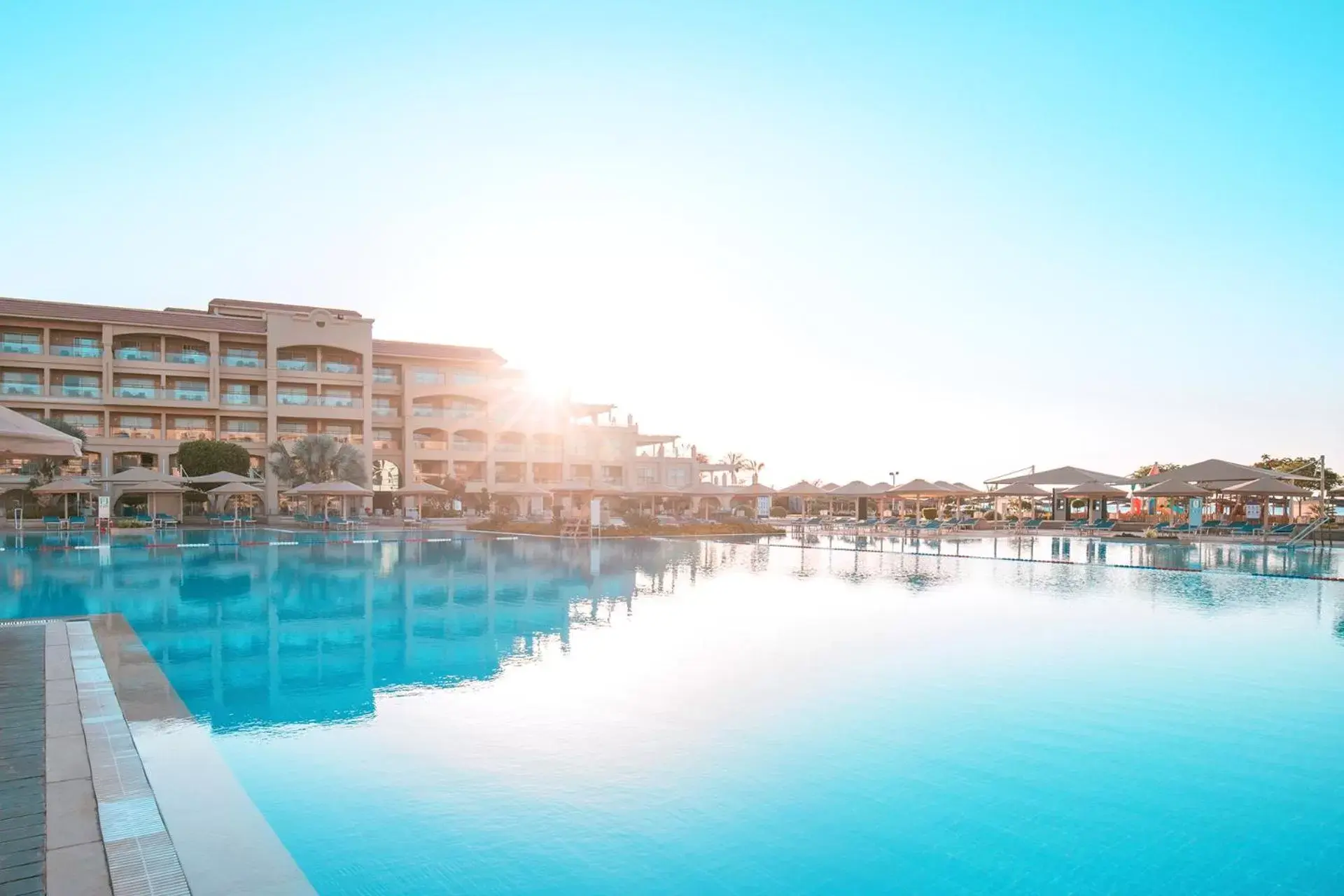 Pool view, Swimming Pool in Pickalbatros White Beach Resort - Hurghada