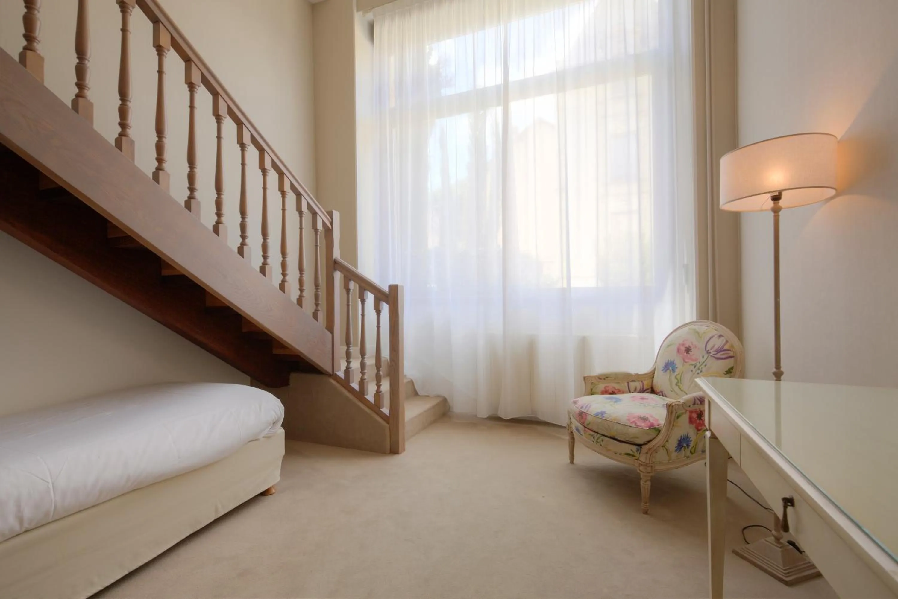 Bedroom, Bed in Hotel Le Renoir