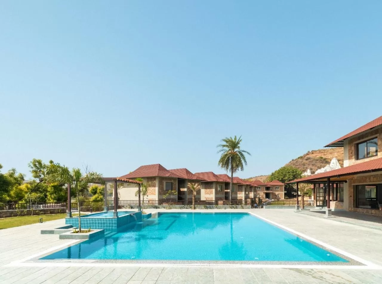 Swimming pool in Sarasiruham Resort - Private Pool Villa in Udaipur