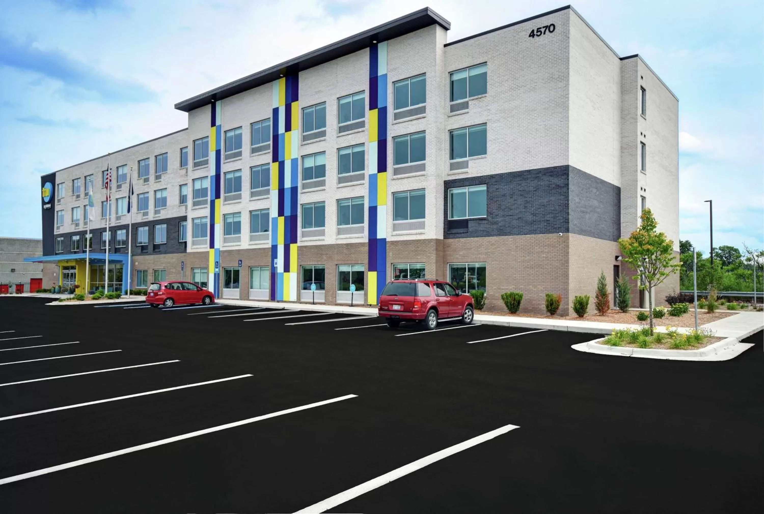 Property building in Tru By Hilton Grand Rapids Airport