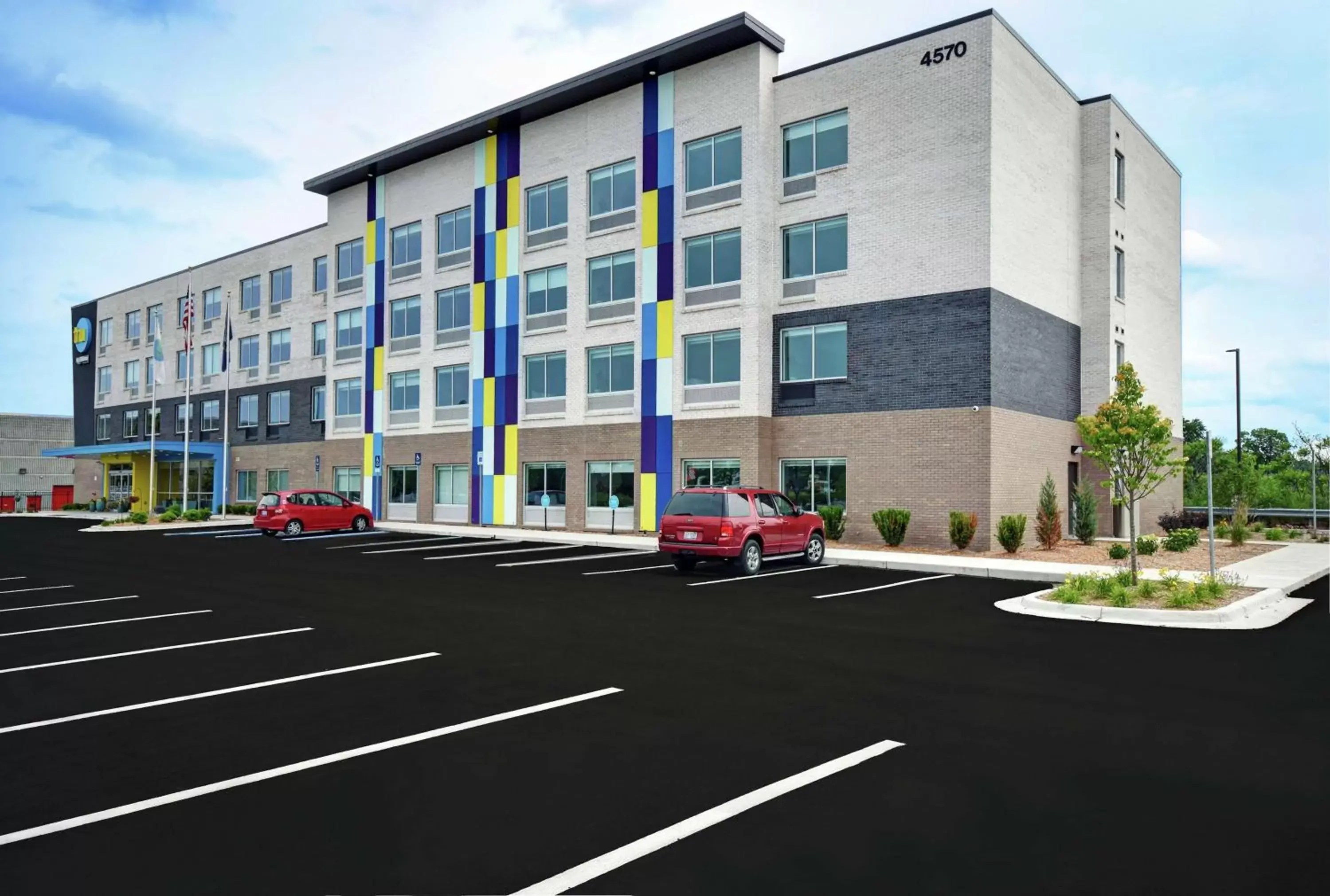 Property Building in Tru By Hilton Grand Rapids Airport